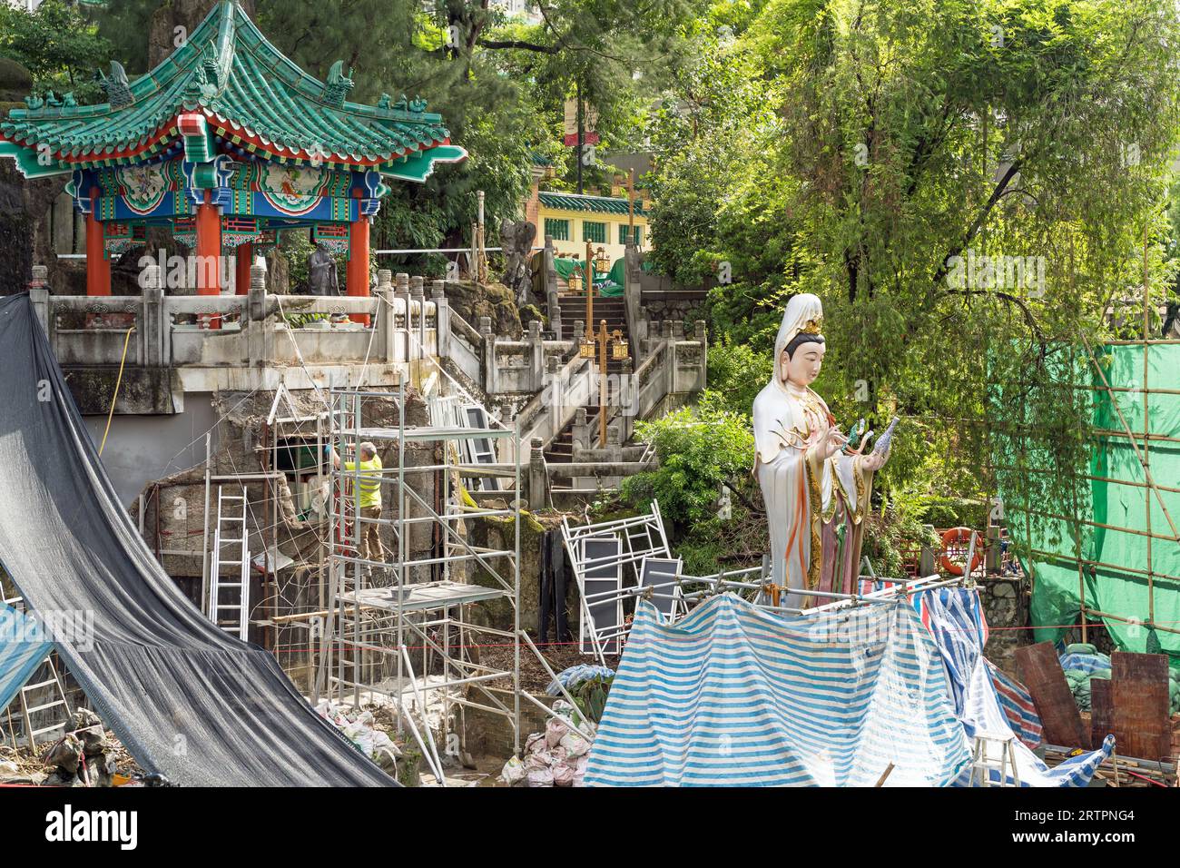 Tempio di Wong Tai sin in una giornata di sole. Hong Kong - 28 agosto 2023 Foto Stock