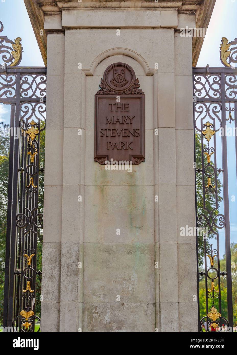 Cancelli d'ingresso al Mary Stevens Park a Stourbridge, Worcestershire, Regno Unito. Foto Stock