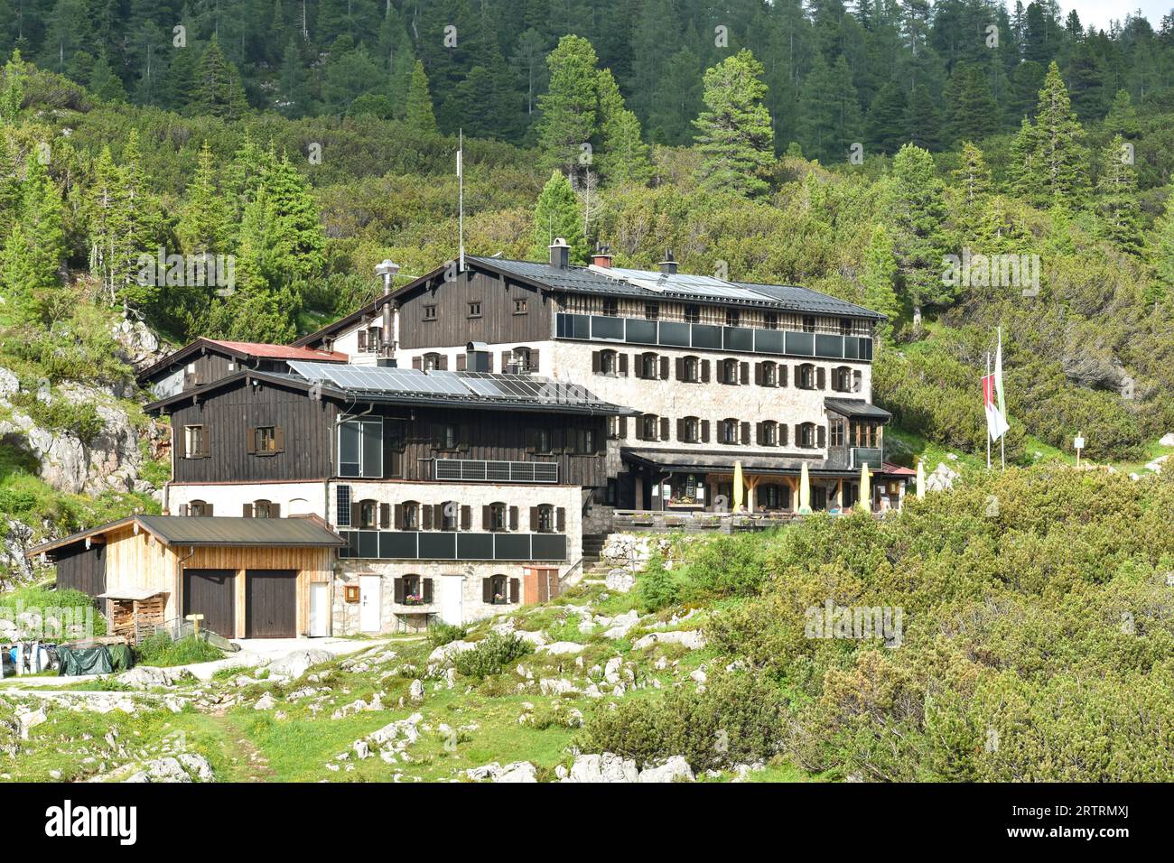 Il nuovo rifugio Traunstein del Club Alpino tedesco sull'Alpe dei cavalieri, Parco Nazionale Berchtesgaden, Baviera, Germania Foto Stock