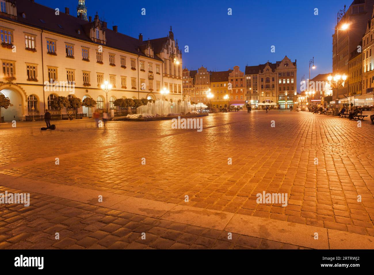 Città di Breslavia in Polonia, Piazza del mercato della città Vecchia di notte Foto Stock