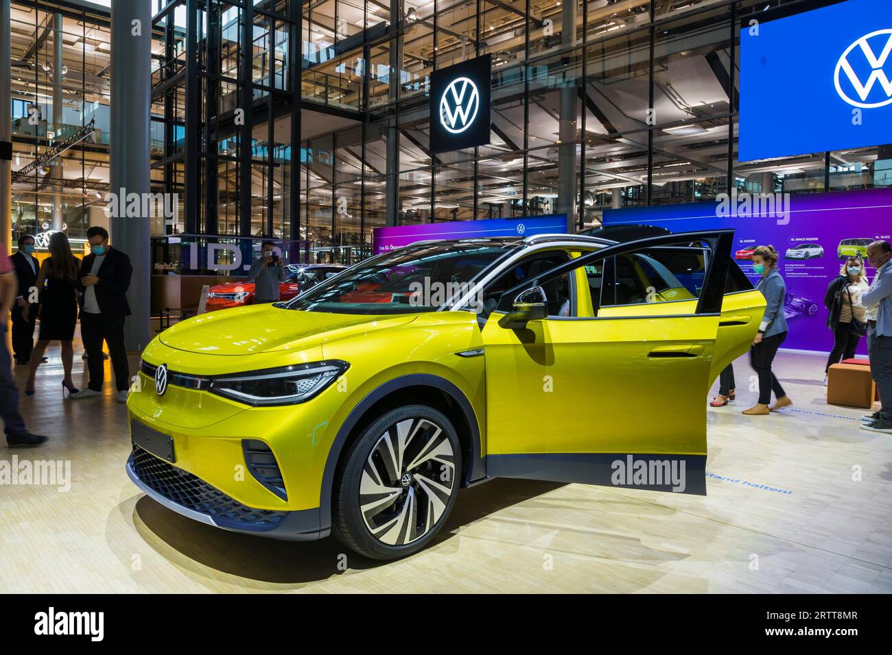 Anteprima mondiale del SUV ID puramente elettrico.4. Questo segna l'ingresso di VW nel segmento di mercato più grande del mondo dei SUV compatti Foto Stock
