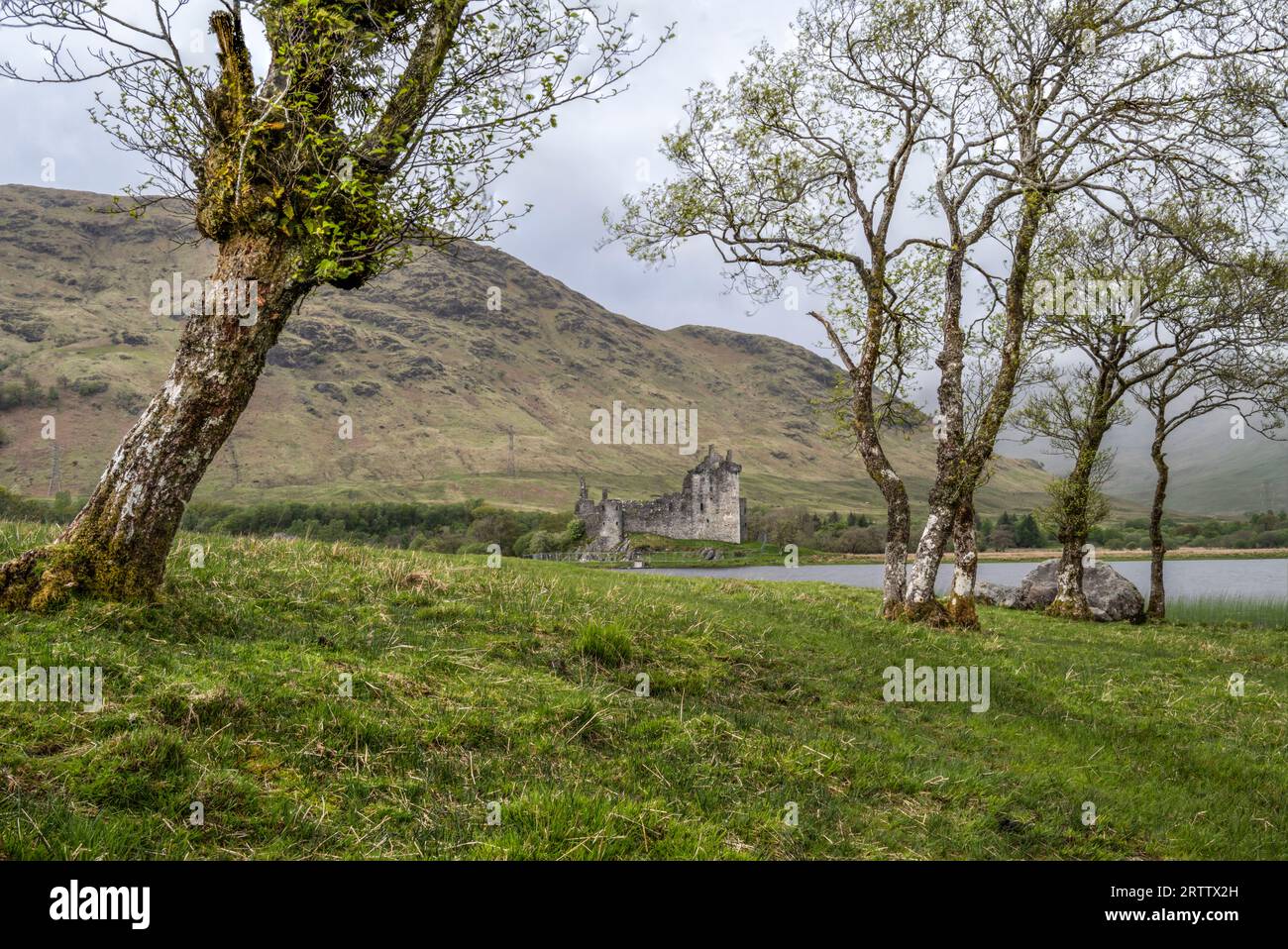 Kilchurn Castle nelle Highlands centrali della Scozia e Loch Awe Foto Stock