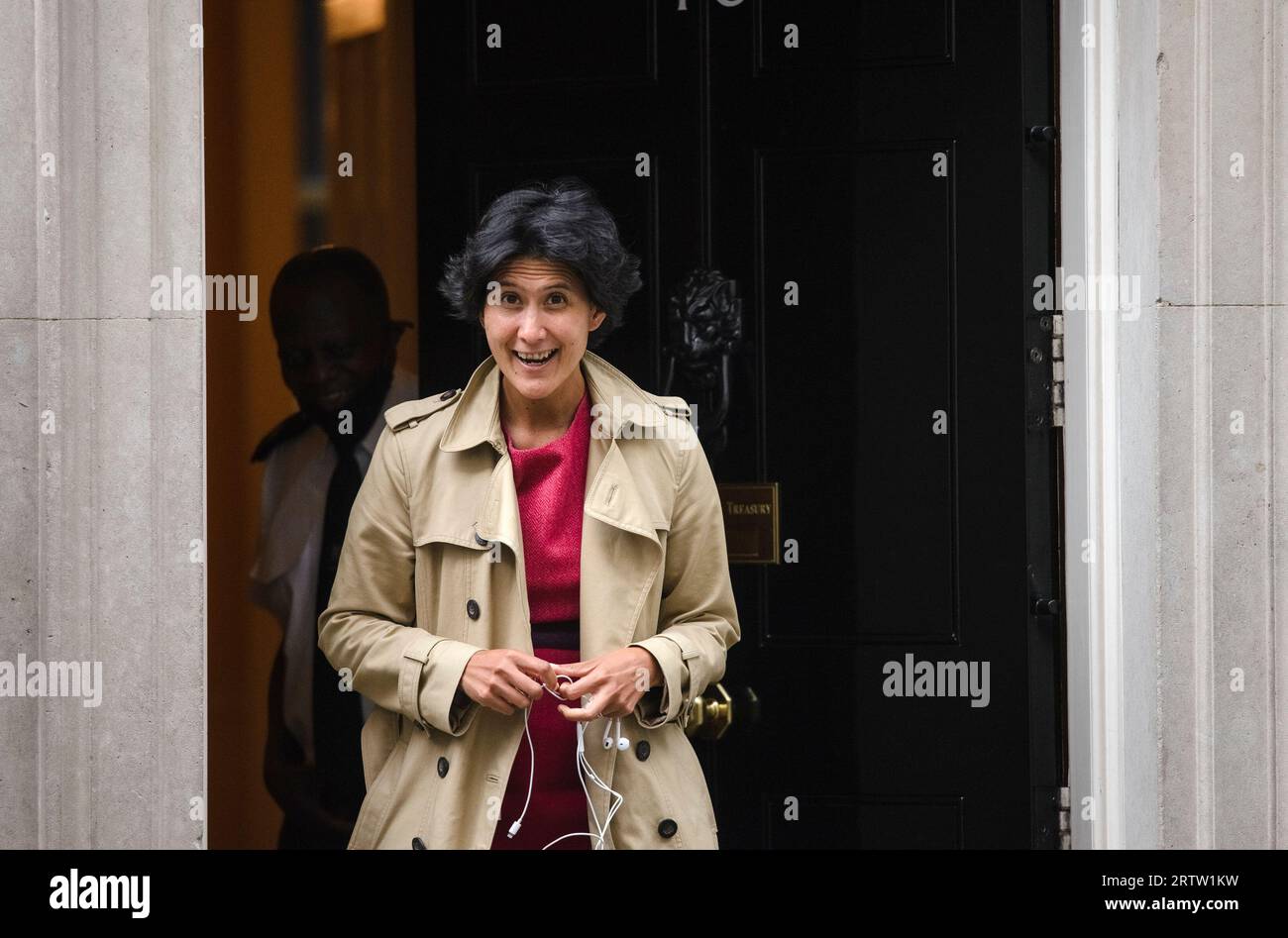 Cat Little - Head of the Government Finance Function, and Second Permanent Secretary - Leaving 10 Downing Street, luglio 2021 Foto Stock