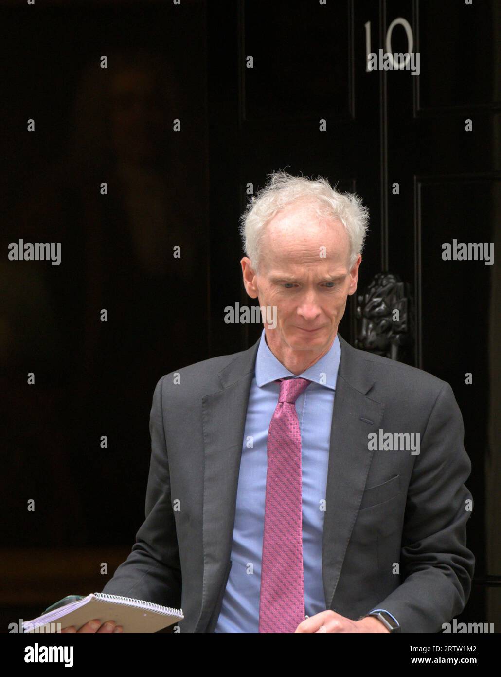 Ben Dyson - Direttore del programma ad interim, NHS People Plan presso NHS England/NHS Improvement - lasciare 10 Downing Street dopo una riunione, il 13 settembre 20 Foto Stock