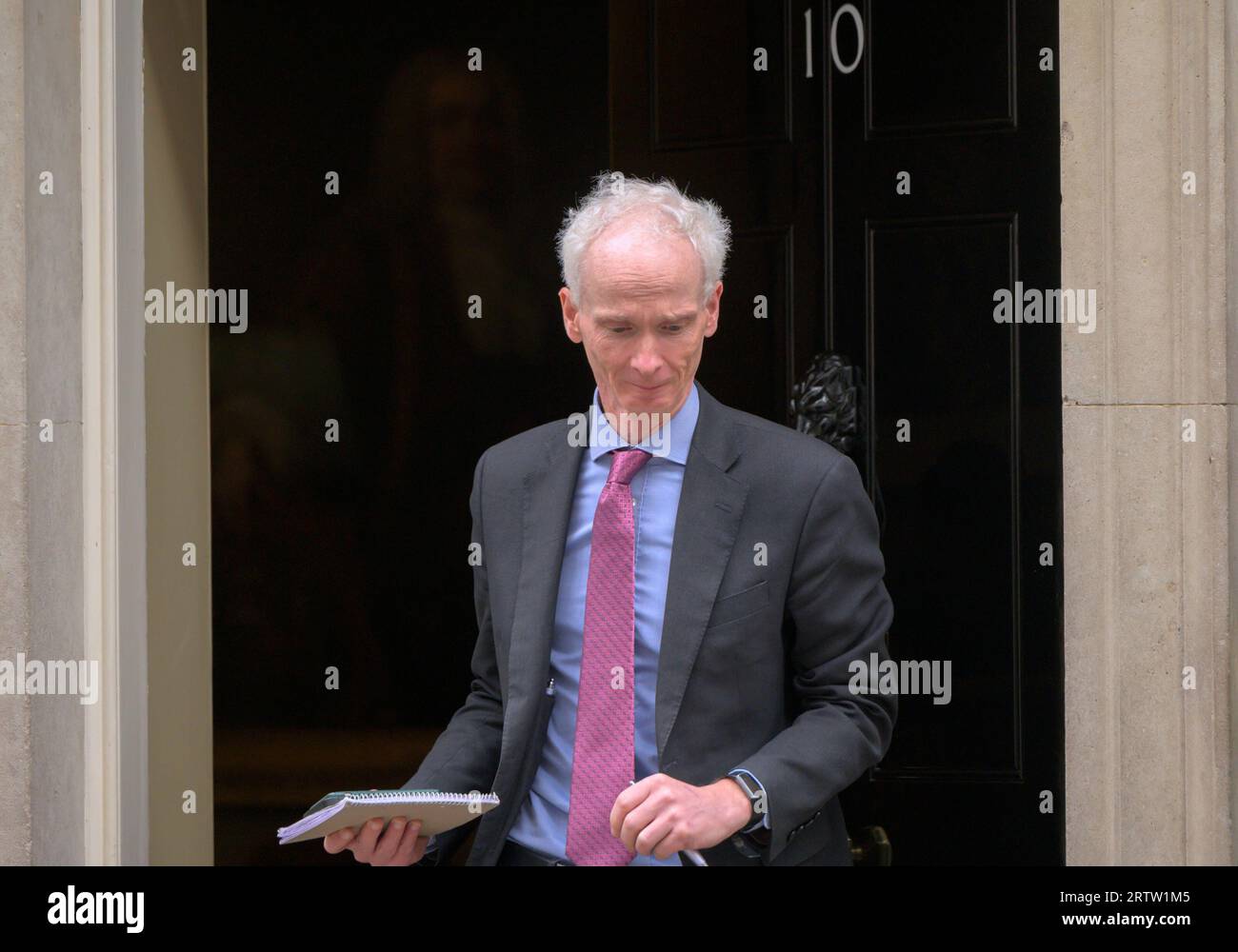 Ben Dyson - Direttore del programma ad interim, NHS People Plan presso NHS England/NHS Improvement - lasciare 10 Downing Street dopo una riunione, il 13 settembre 20 Foto Stock