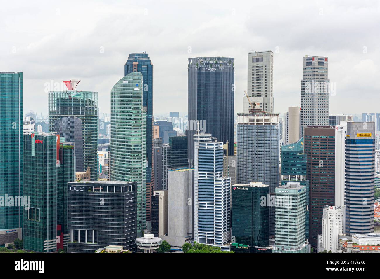 La città dei grattacieli degli edifici del centro finanziario Downtown Core, Singapore Foto Stock