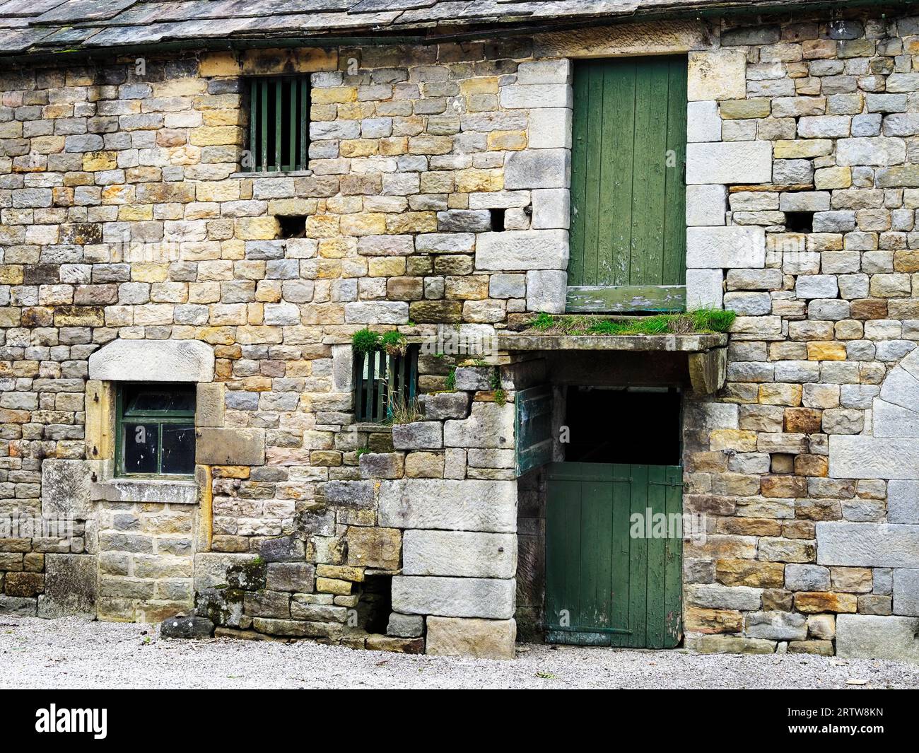 Stone Barn sulla Nidderdale Way a Bouthwaite Nidderdale AONB North Yorkshire Inghilterra Foto Stock