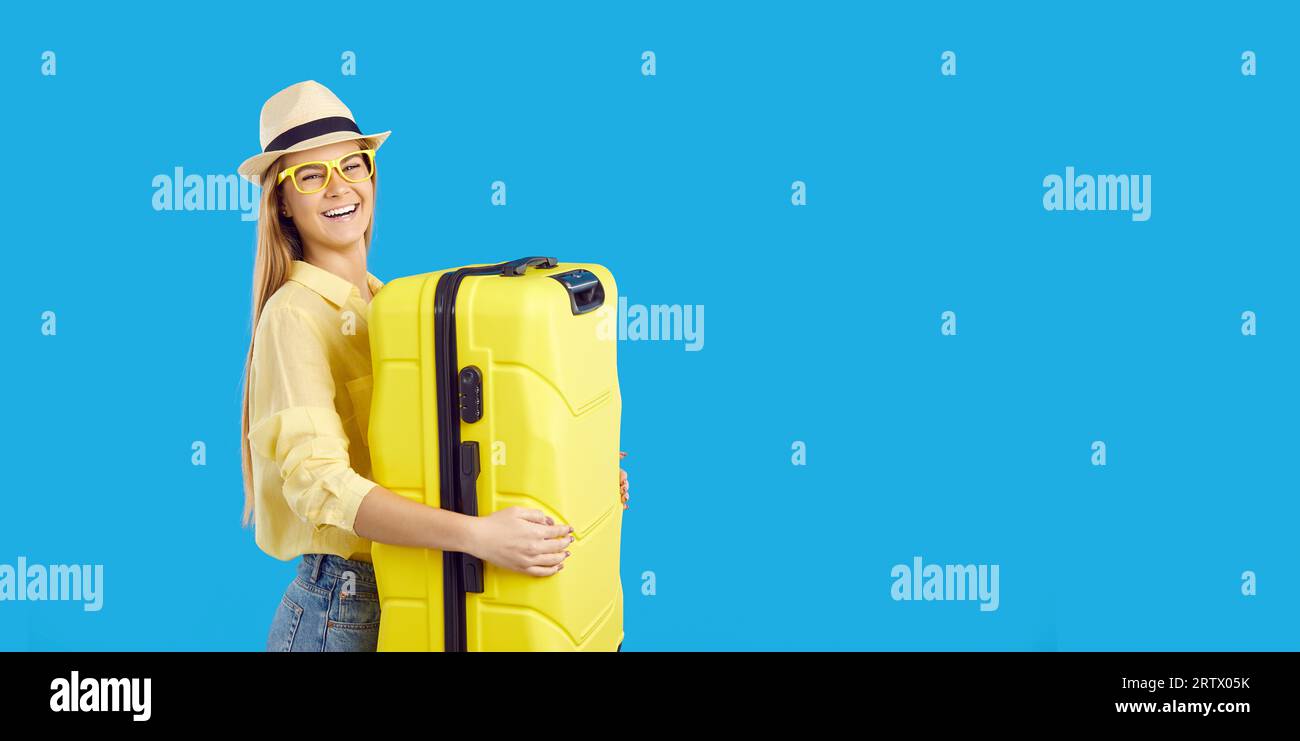 Foto banner di donna sorridente con bagaglio pronto per il viaggio Foto Stock