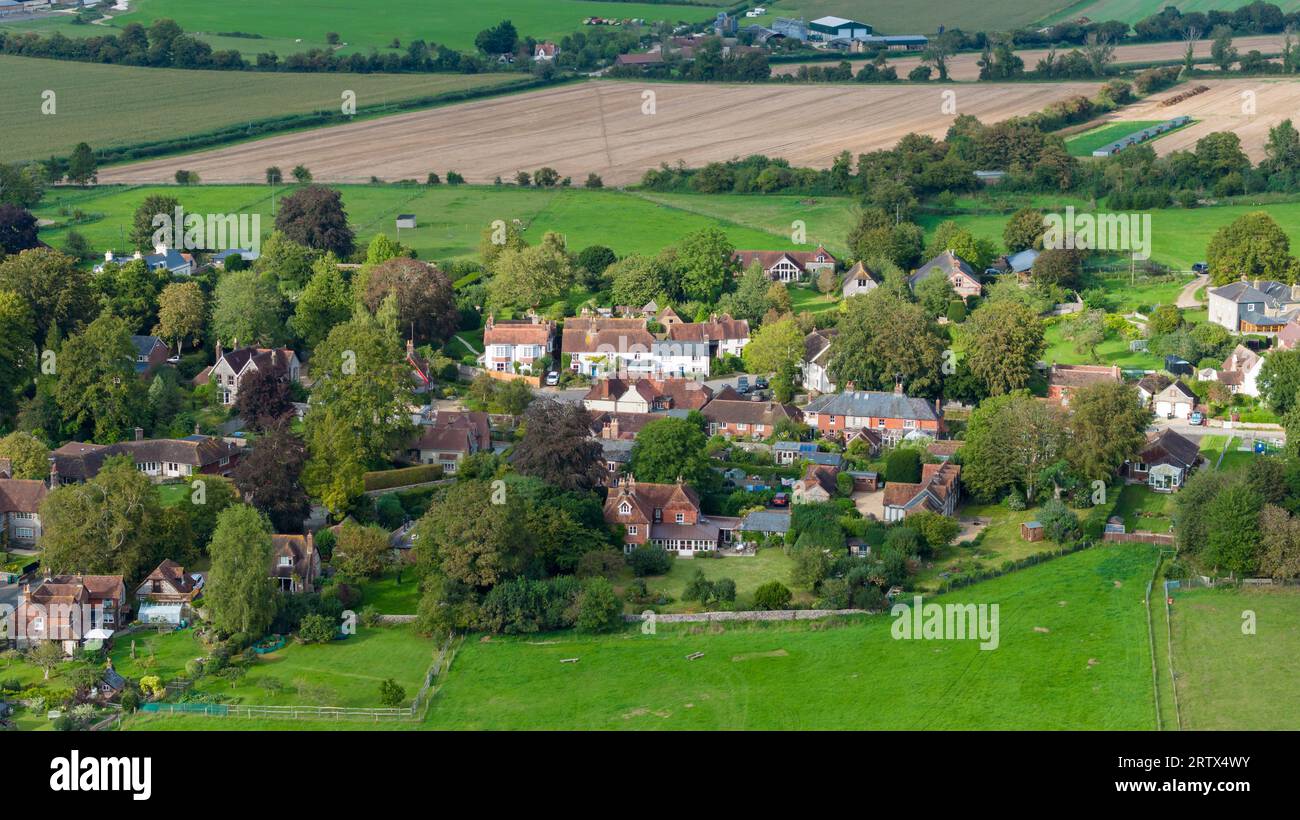 Villaggio di Compton nel distretto di Chichester nel West Sussex. Ha una lunga storia che risale ad Alfredo il grande. Una tappa popolare nelle South Downs. Foto Stock