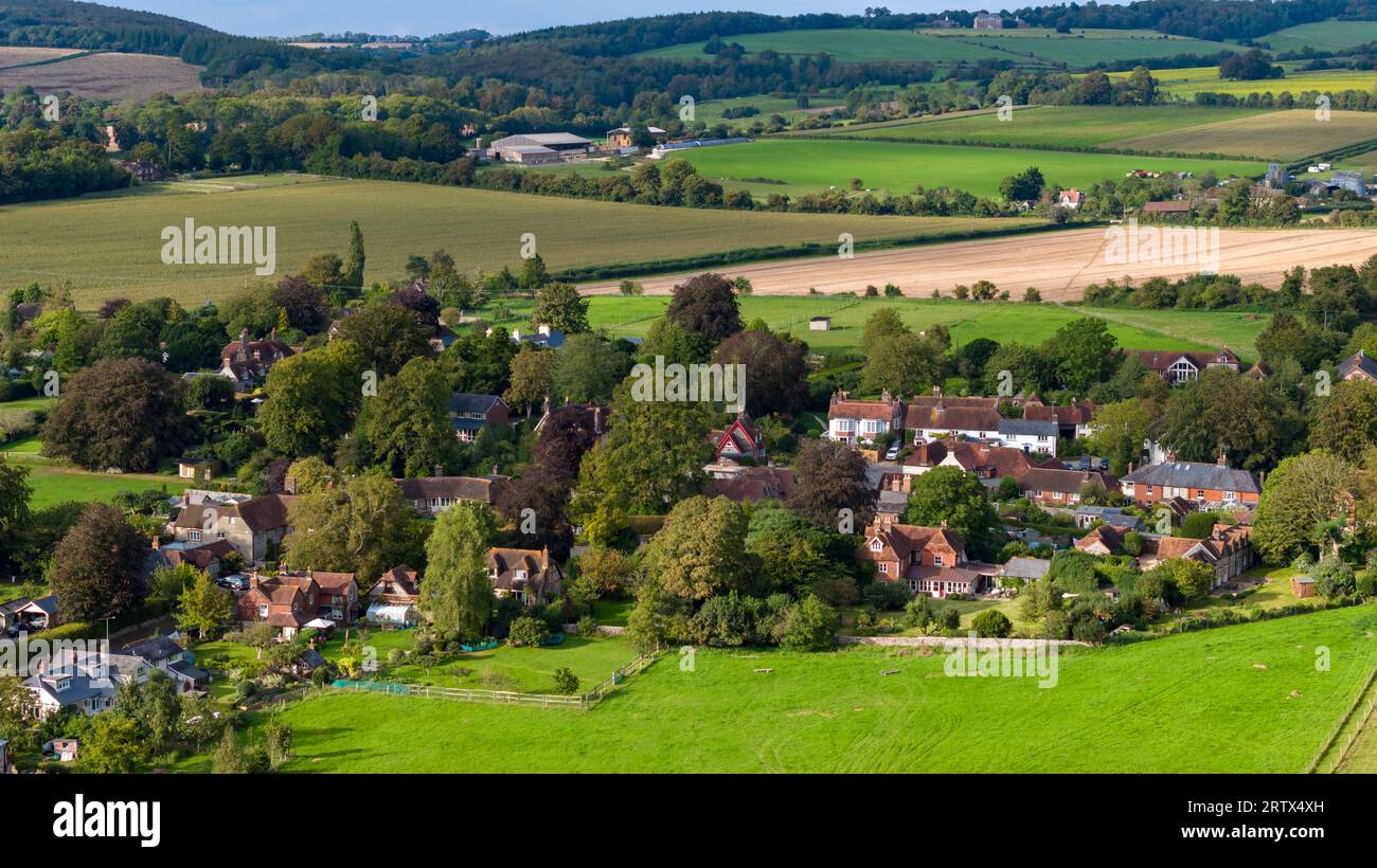 Villaggio di Compton nel distretto di Chichester nel West Sussex. Tipico esempio di comunità rurale nel sud del Regno Unito con una lunga storia. Foto Stock