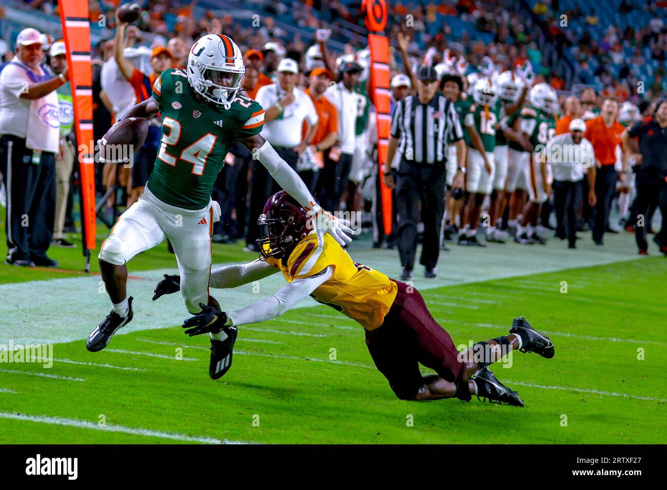 Miami Hurricanes 48 / Bethune Cookman, NCAA, 7, 14 settembre 2023, Hard Rock Stadium, Florida, USA. Chris Johnson Jr segnò il suo primo touchdown in uniforme degli Hurricanes, Photo Chris Arjoon/Credit Foto Stock