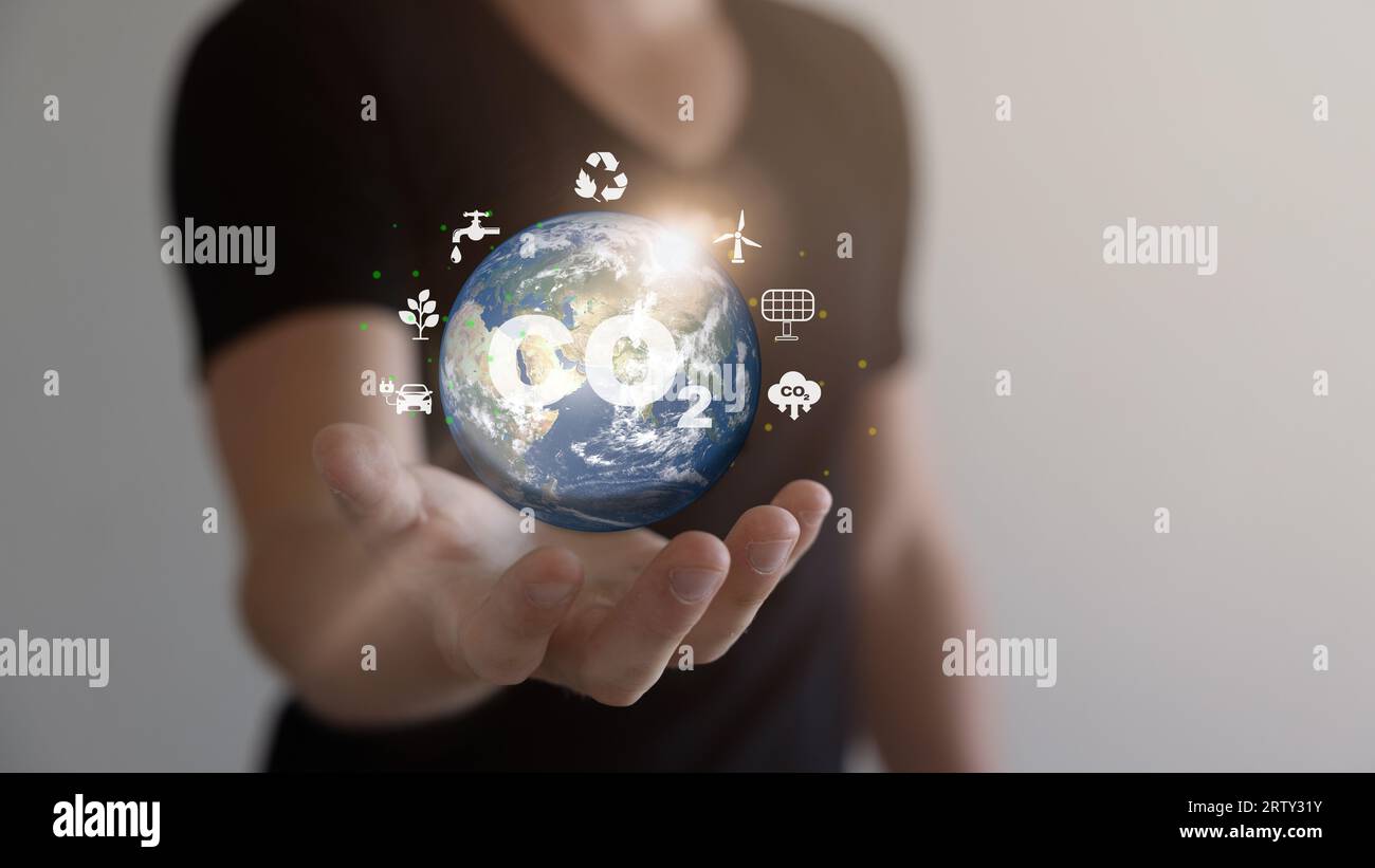 Ambiente naturale strategia a lungo termine neutra dal punto di vista climatico zero netto 2050 obiettivi neutrali al carbonio tecnologia ambientale sviluppo sostenibile. Foto Stock