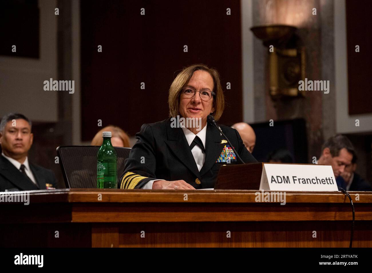 Washington, Stati Uniti d'America. 14 settembre 2023. Washington, Stati Uniti d'America. 14 settembre 2023. Lisa Franchetti, vice capo delle operazioni navali della Marina degli Stati Uniti, risponde alle domande dei membri del Comitato dei servizi armati del Senato durante la sua audizione di conferma presso il Dirksen Senate Office Building, 14 settembre 2023 a Washington, DC, 14 settembre 2023. Franchetti fu nominato capo delle operazioni navali dal presidente Biden. Crediti: MCC Amanda Gray/U.S Navy Photo/Alamy Live News Foto Stock