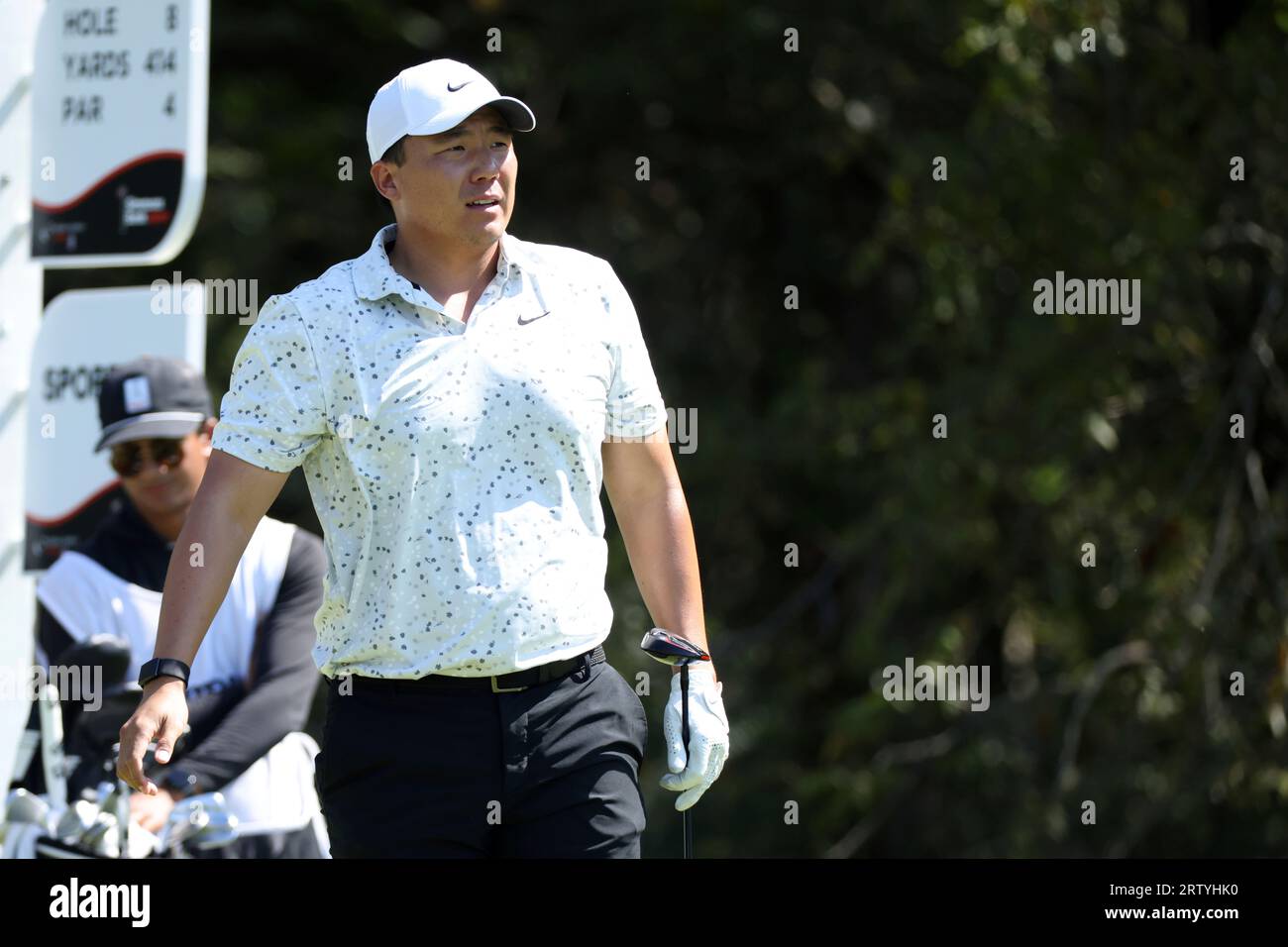 COLLEGE GROVE, TN - SEPTEMBER 15: Norman Xiong walks off the No. 8 tee box during the second round of the Korn Ferry Tour Finals Simmons Bank Open, September 15, 2023 at The Grove in College Grove, Tennessee. (Photo by Matthew Maxey/Icon Sportswire) (Icon Sportswire via AP Images) Foto Stock