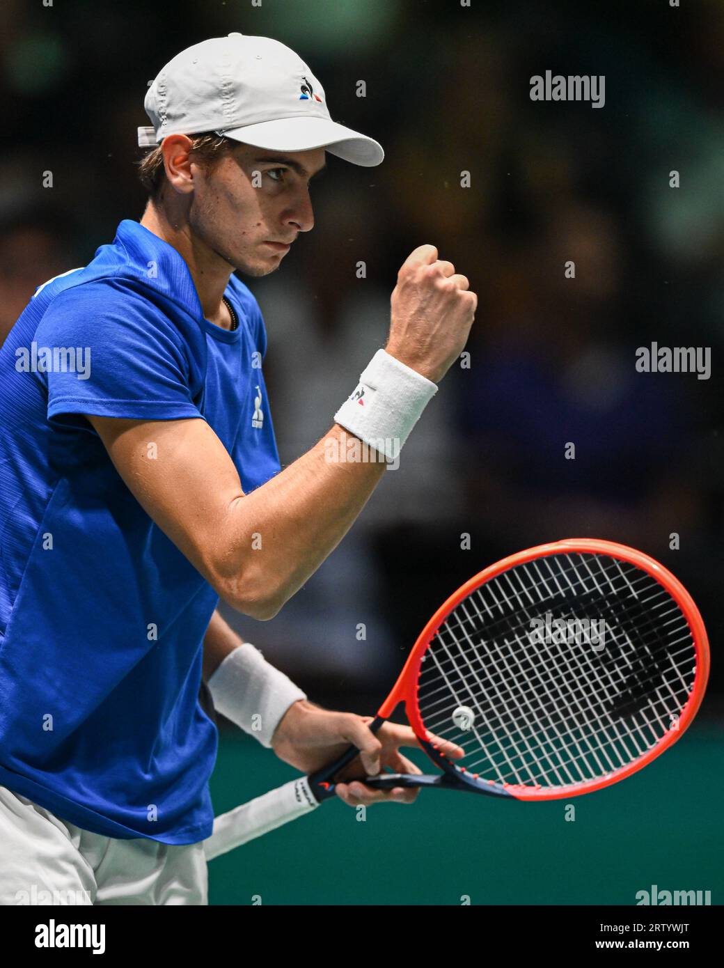 Matteo Arnaldi durante la partita di finale di Coppa Davis tra Italia e Canada all'Unipol Arena di Bologna, Italia Tennis (Cristiano Mazzi/SPP) credito: SPP Sport Press Photo. /Alamy Live News Foto Stock