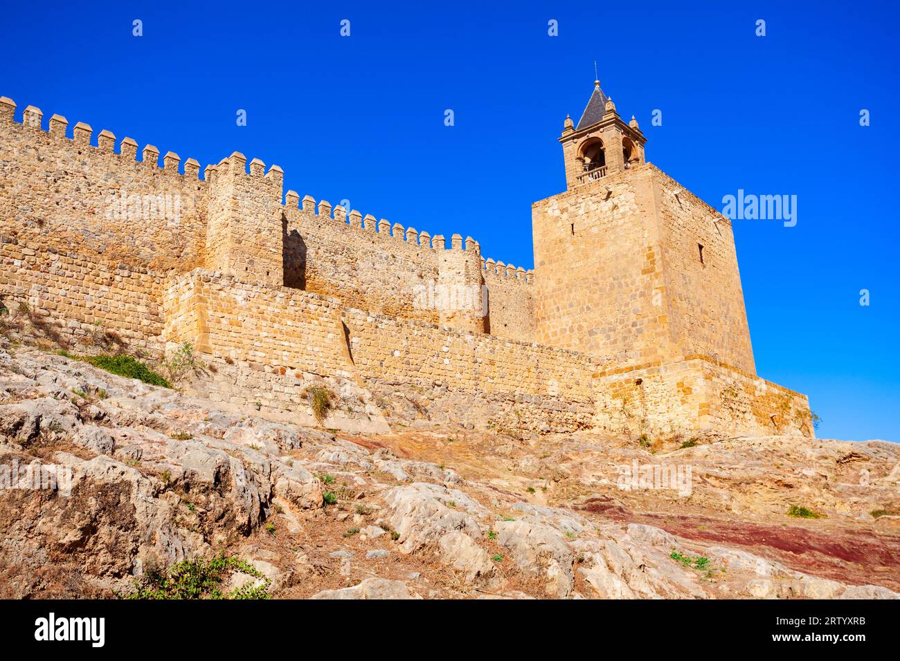 Alcazaba di Antequera. L'Alcazaba di Antequera è una fortezza moresca situata nella città di Antequera, nella provincia di Malaga, nella comunità andalusa di SPAI Foto Stock