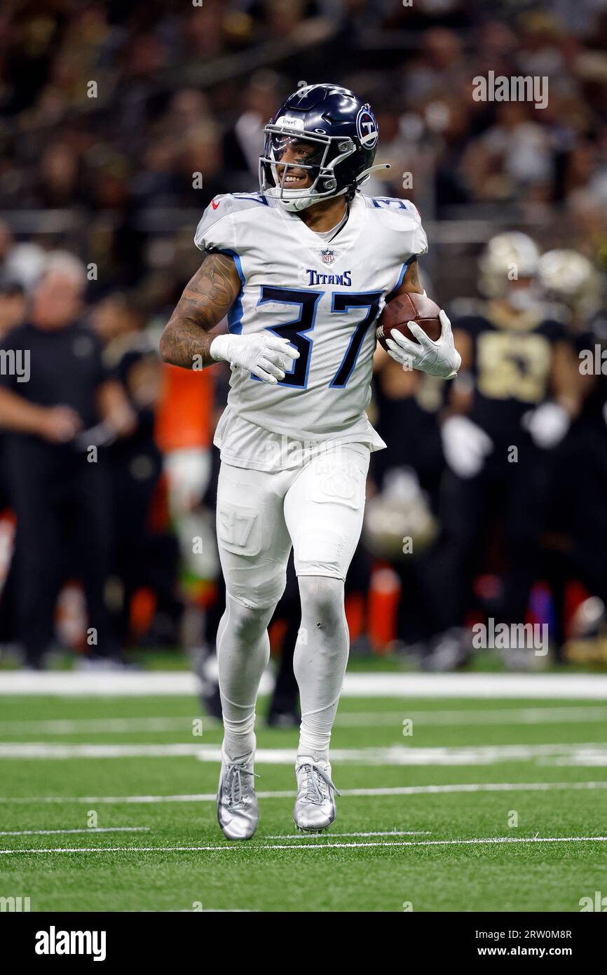Tennessee Titans safety Amani Hooker (37) during an NFL football game against the New Orleans Saints, Sunday, Sep. 10, 2023, in New Orleans. (AP Photo/Tyler Kaufman) Foto Stock