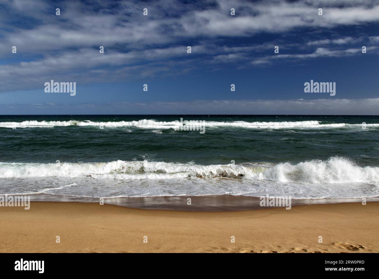 Spiaggia e mare a Lakes Entrance, Victoria, Australia Foto Stock