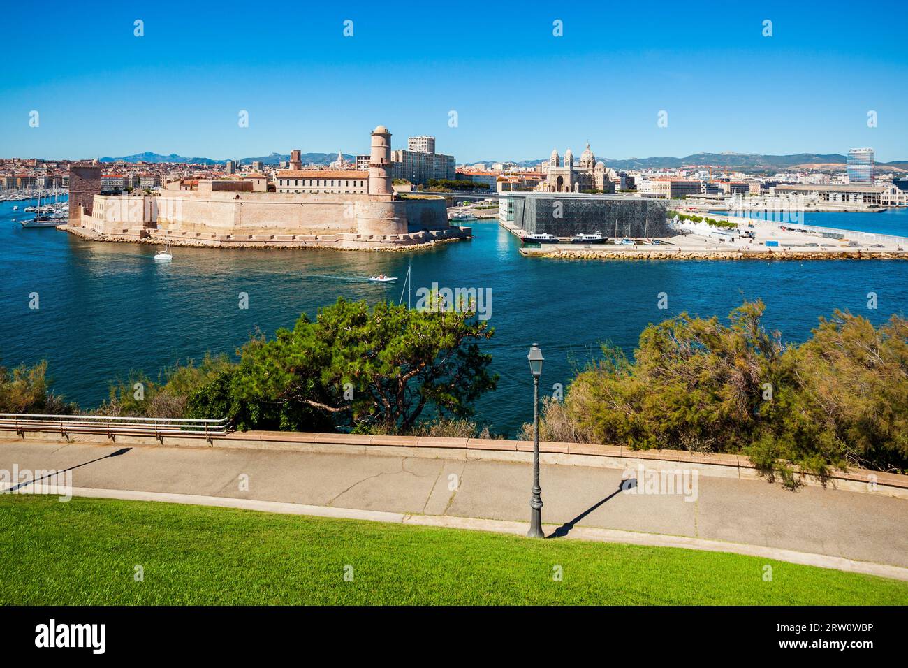 Fort Saint Jean è una fortificazione all'ingresso del vecchio porto di Marsiglia città in Francia Foto Stock