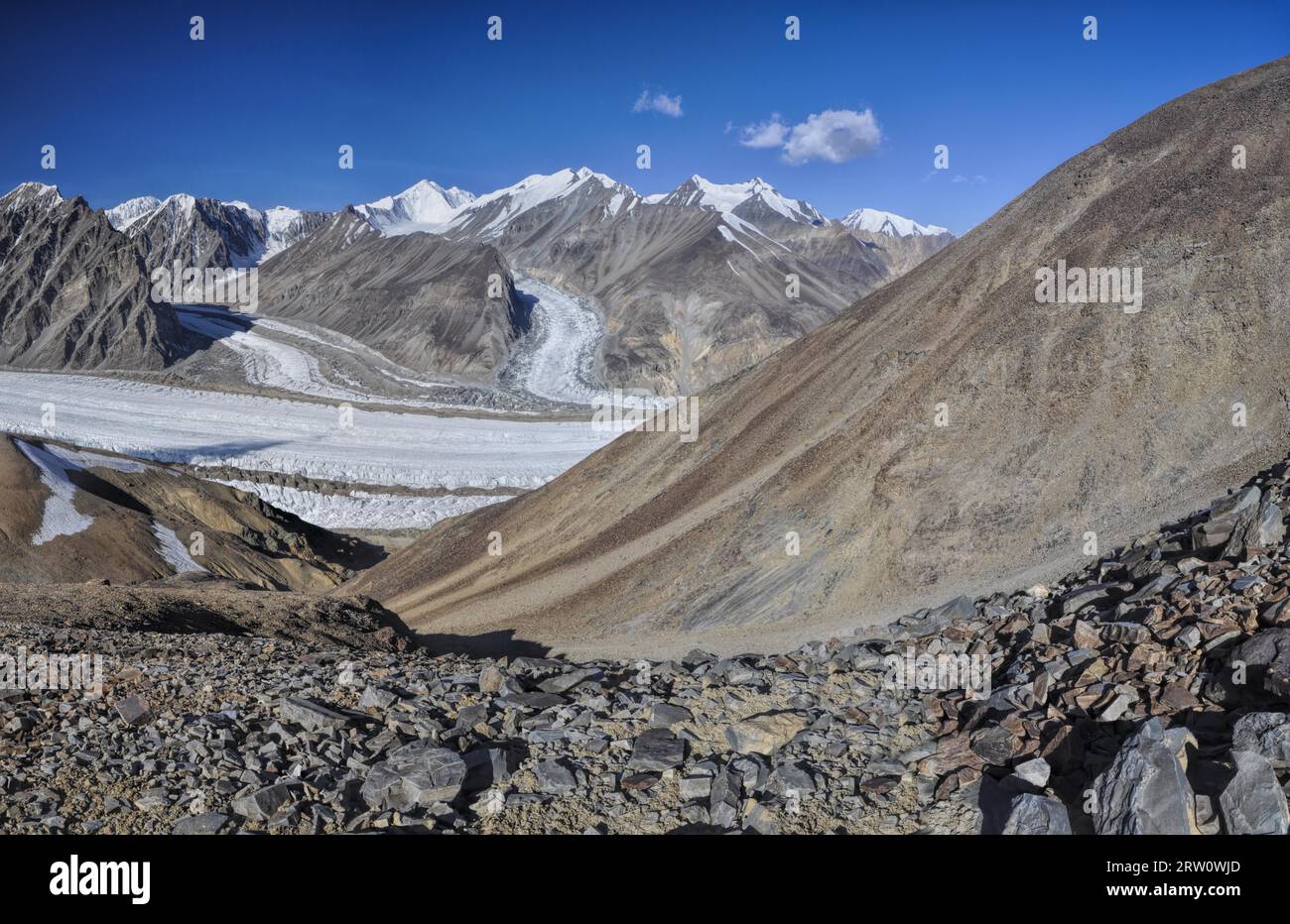 Magnifico ghiacciaio in Pamir Mountains in Tagikistan Foto Stock