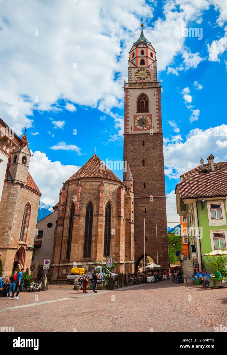 La Chiesa di San Nicola o Pfarrkirche San Nicolò è la chiesa parrocchiale di Merano in Alto Adige, Italia settentrionale Foto Stock