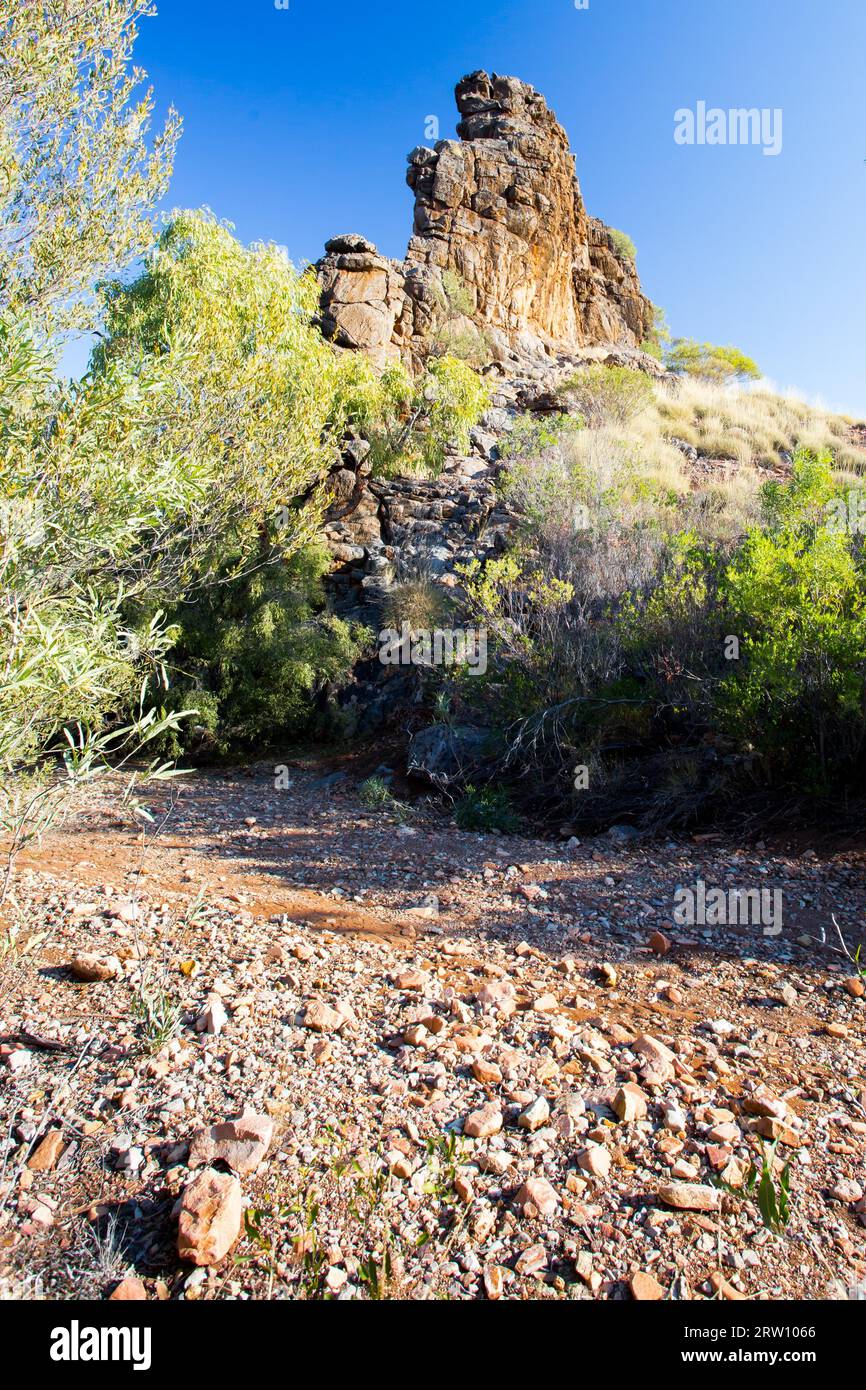 Corroboree Rock in East Macdonnell Ranges vicino a Alice Springs, Territorio del Nord, l'Australia Foto Stock