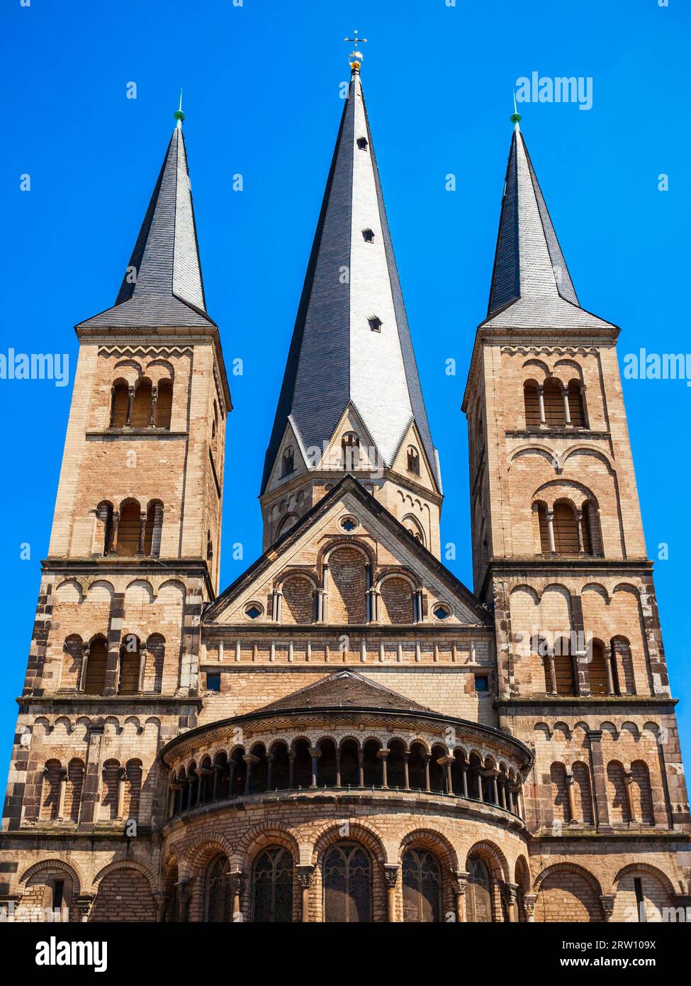 Bonn Minster cattedrale o Bonner Münster è la più antica chiesa cattolica romana a Bonn, Germania Foto Stock