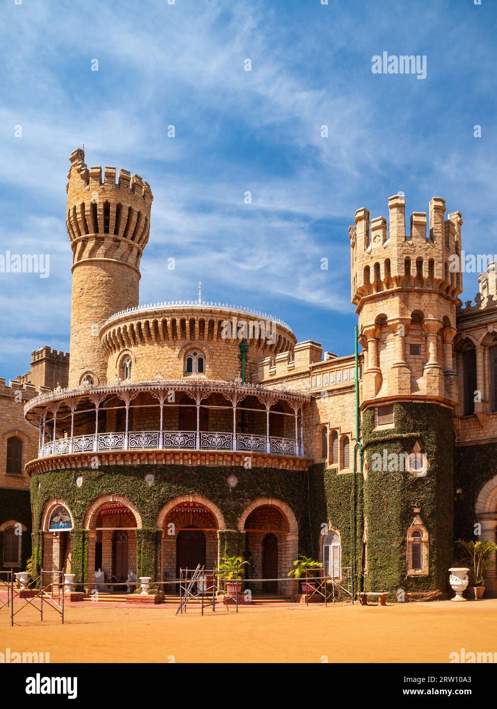 Bangalore Palace è un british style palace situato nella città di Bangalore in Karnataka, India Foto Stock