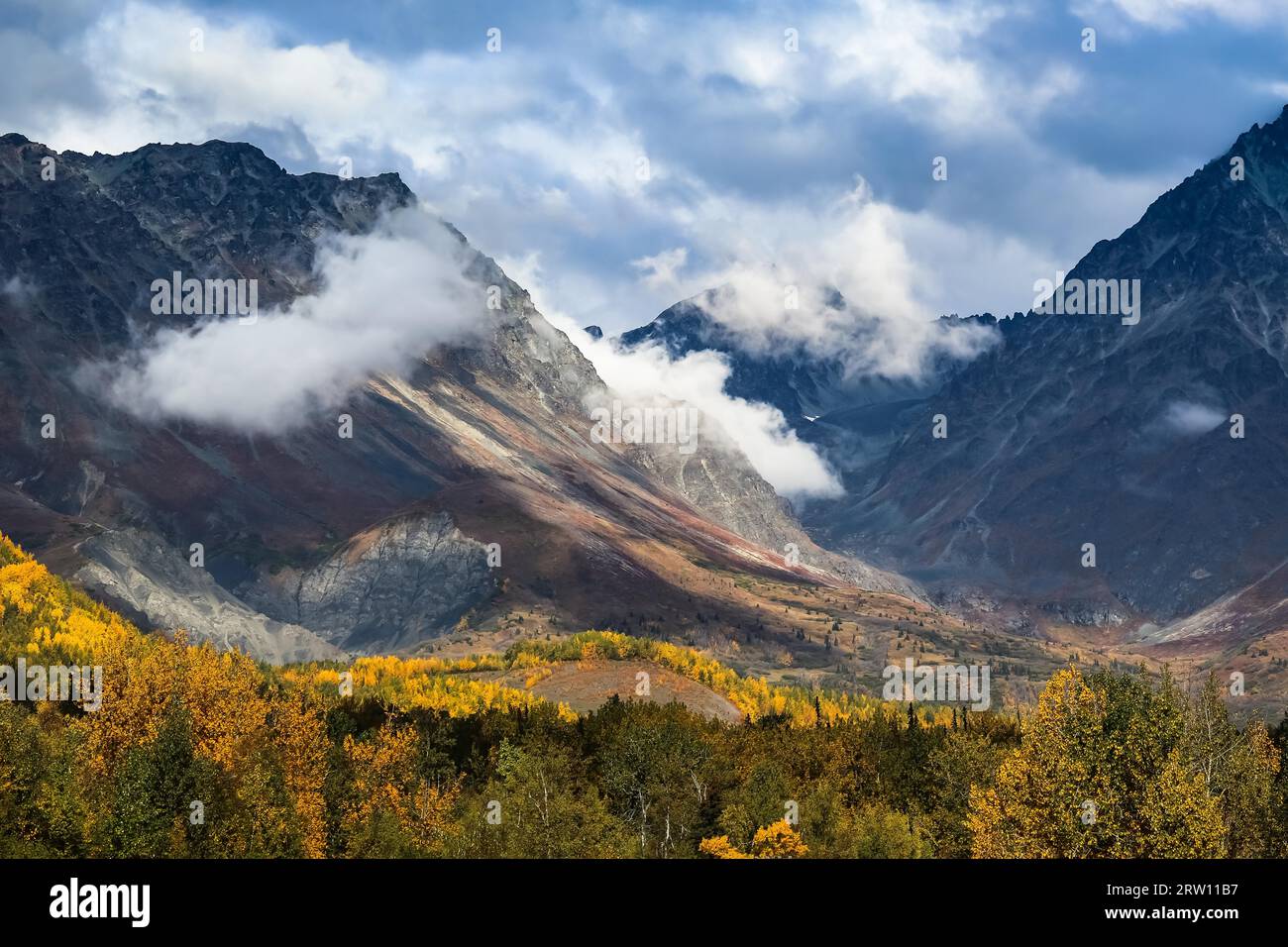 Crollo drammatico paesaggio, Hatcher Pass, Talkeetna montagne, Alaska Foto Stock