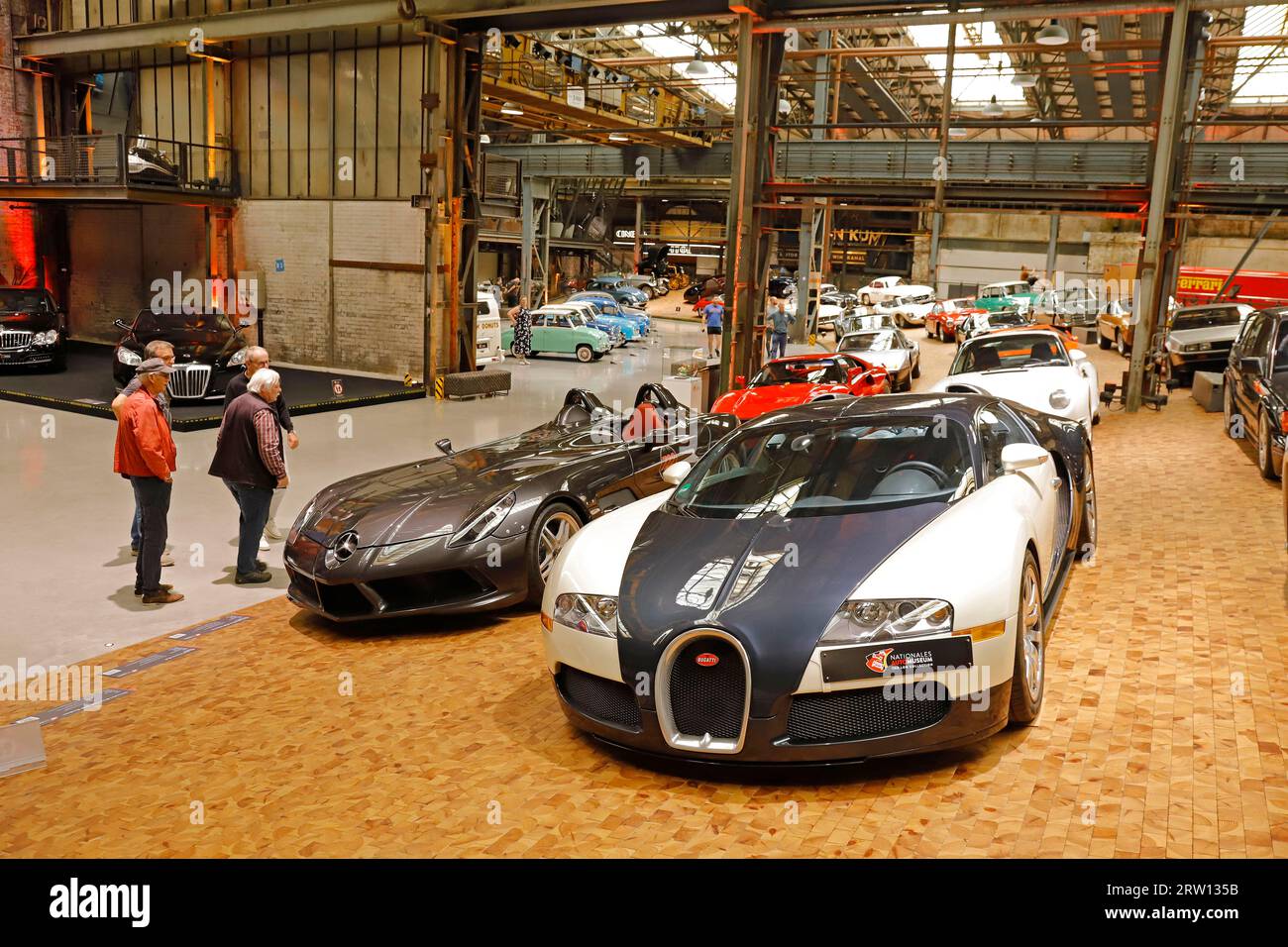 Bugatti Veyron, National Automobile Museum The Loh Collection, Dietzhoelztal, Assia, Germania Foto Stock
