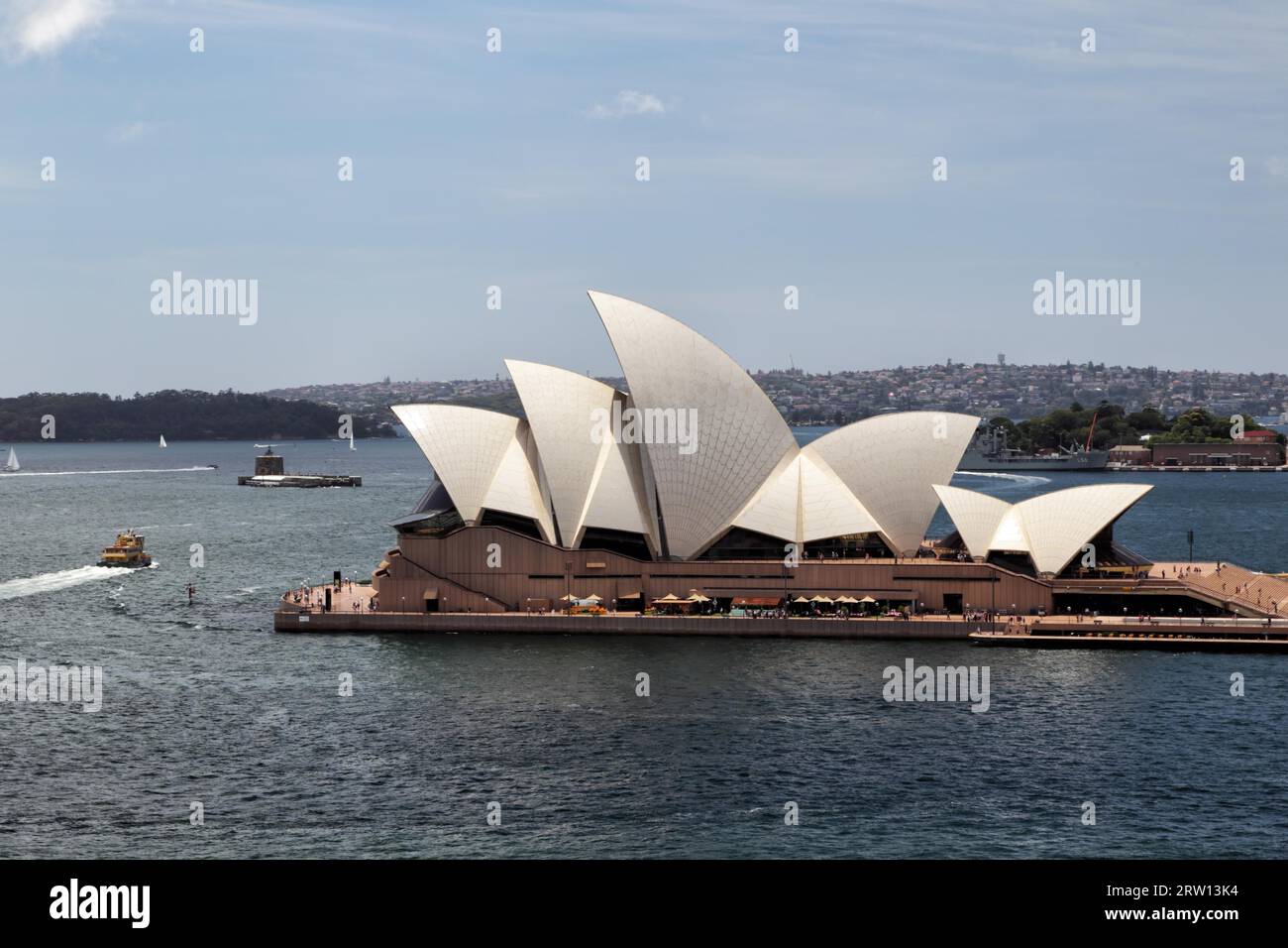 La Sydney Opera House sul Sydney Harbour, Australia, vista dal Sydney Harbor Bridge Foto Stock