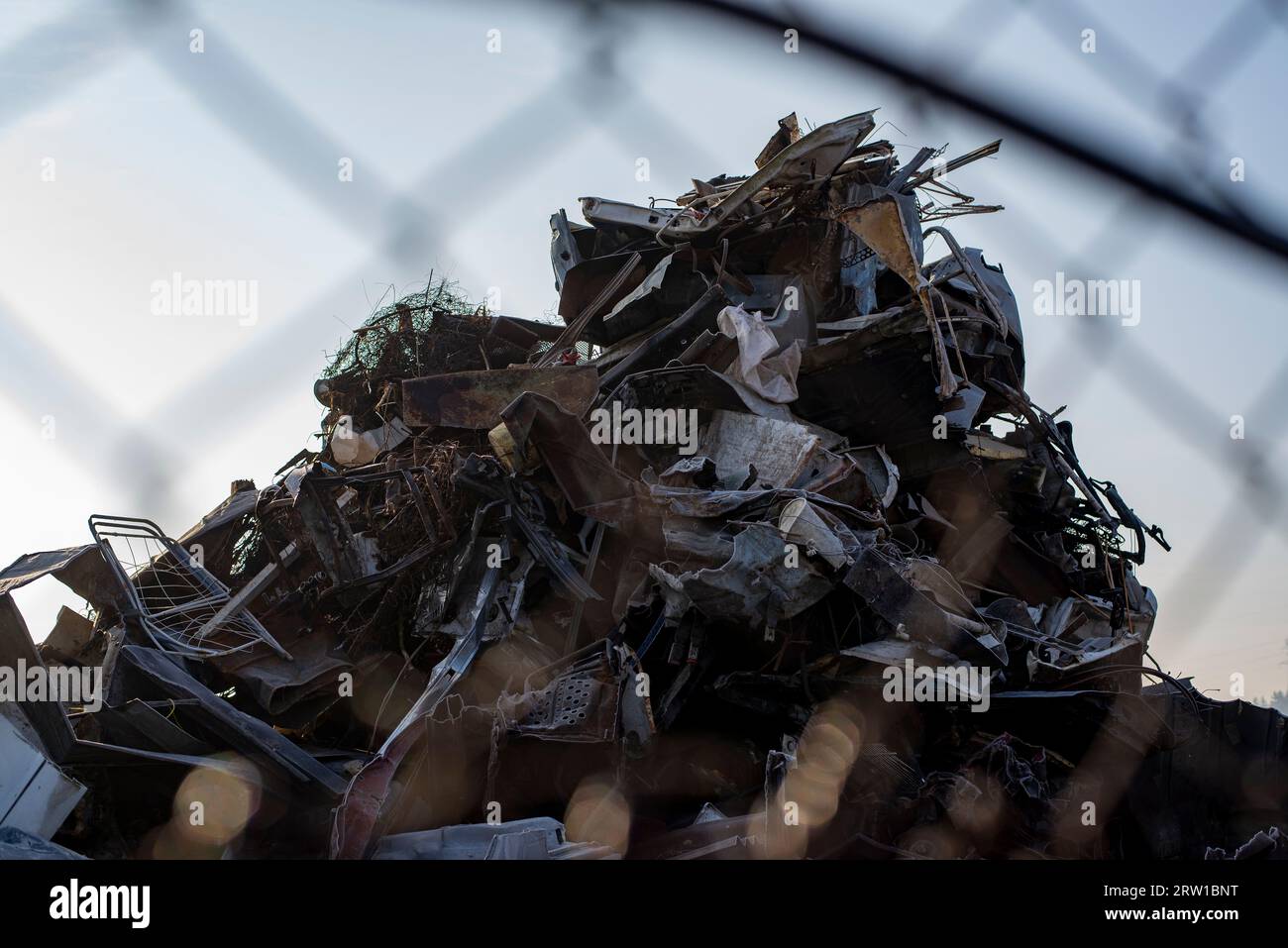 mucchio di rottami presso il cantiere Foto Stock