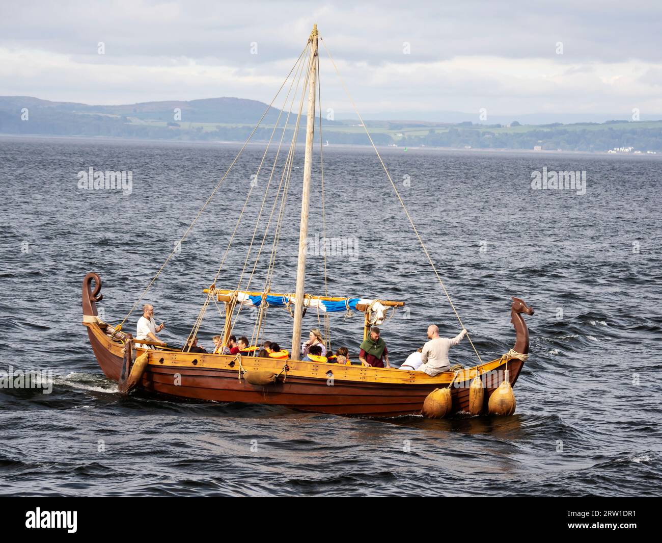 Una replica della nave vichinga al Viking Festival di Largs sulla costa occidentale delle Scotlands, Regno Unito. Foto Stock