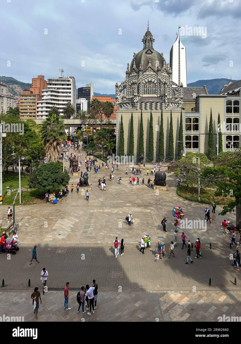 Medellin, Colombia - 15 aprile 2022: Il Palazzo della Cultura Rafael Uribe Uribe è un edificio pubblico a Medellín, Colombia. Architetto belga Agustín Goovaert Foto Stock