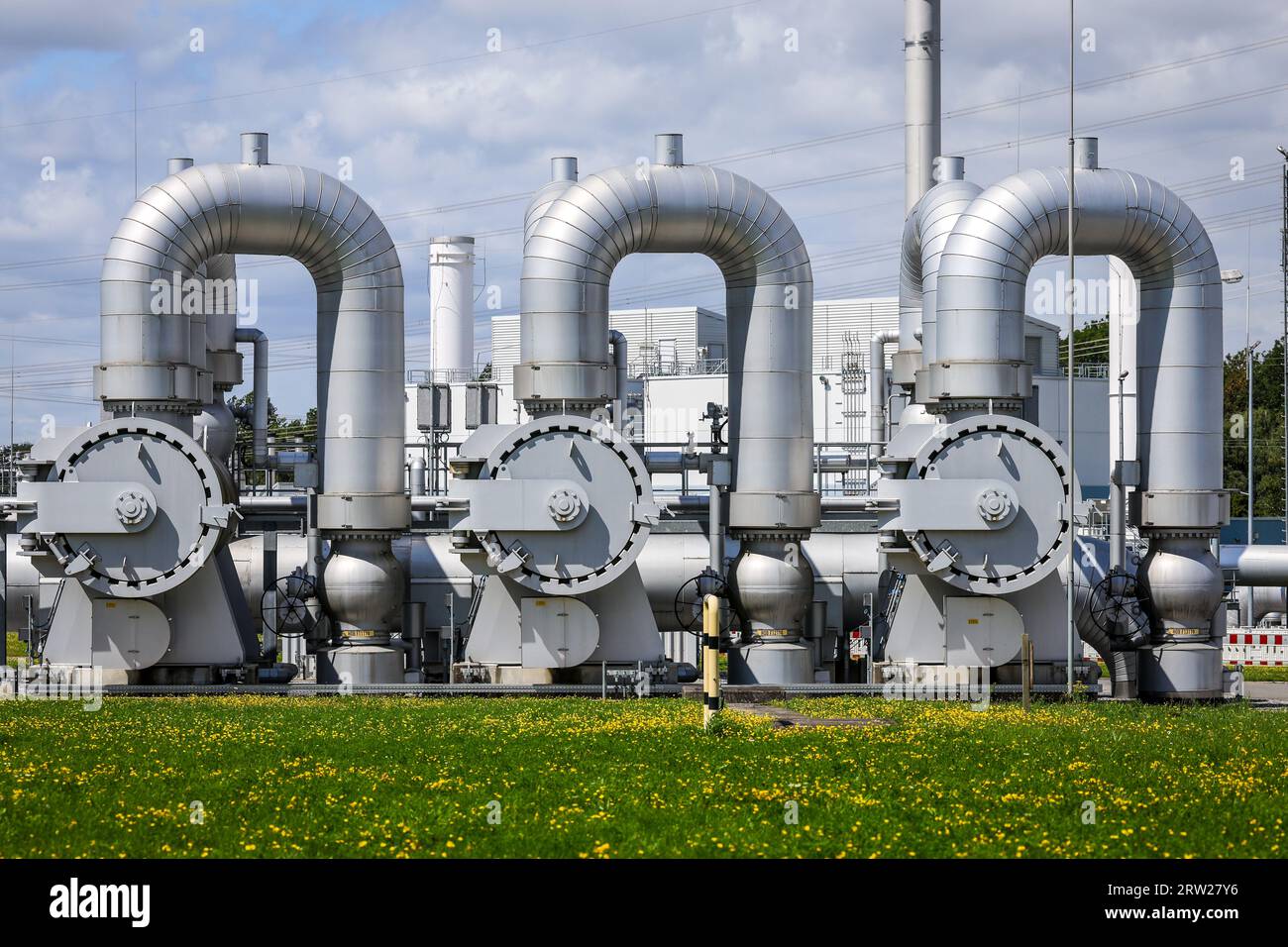 07.08.2023, Germania, Renania settentrionale-Vestfalia, Werne - stazione di compressione per gas naturale e in futuro anche idrogeno. Con la sua linea di formazione H2, Open G Foto Stock