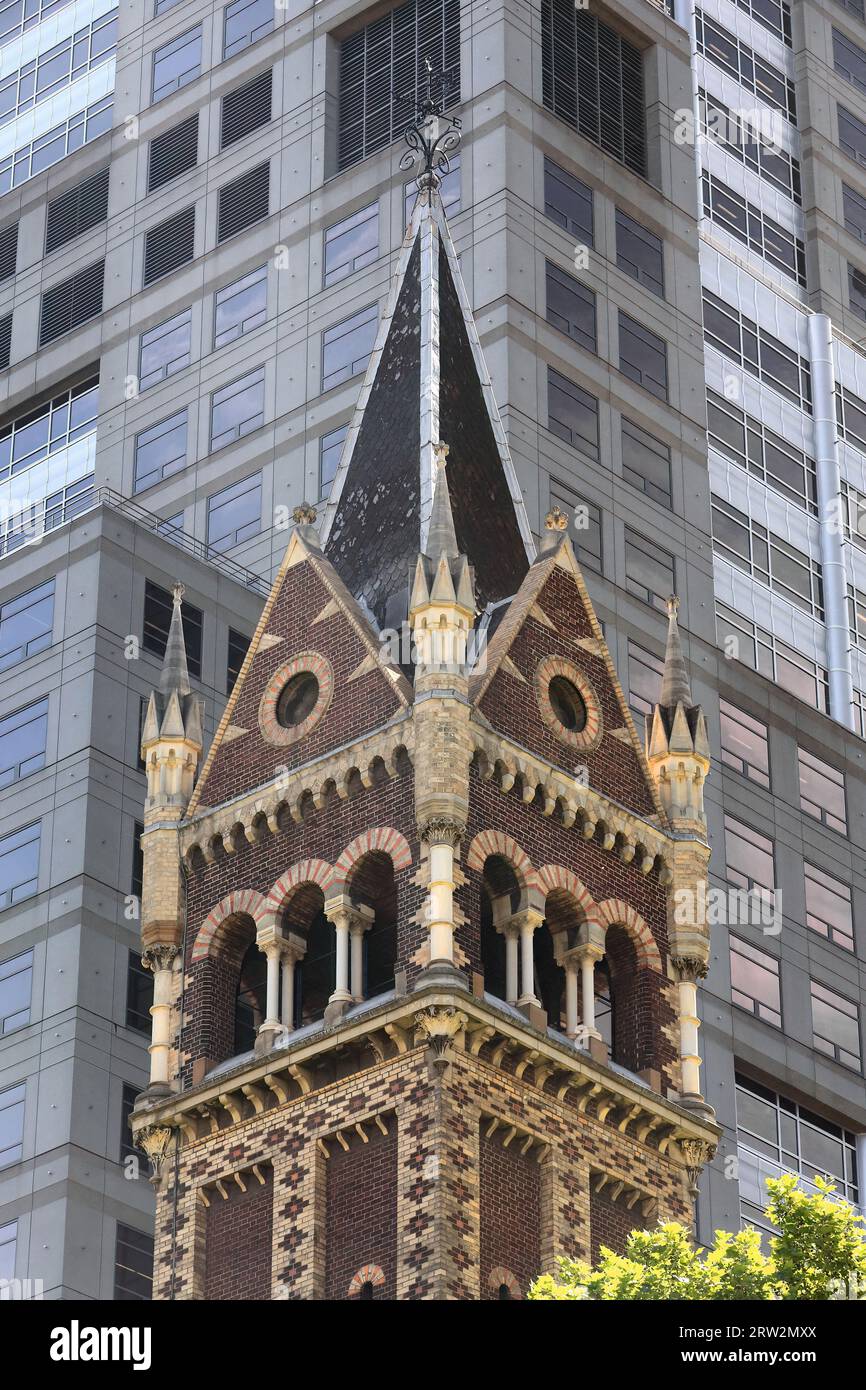 940 Chiesa di San Michele costruita in stile romanico lombardo sul lato nord di Collins Street. Melbourne-Australia. Foto Stock