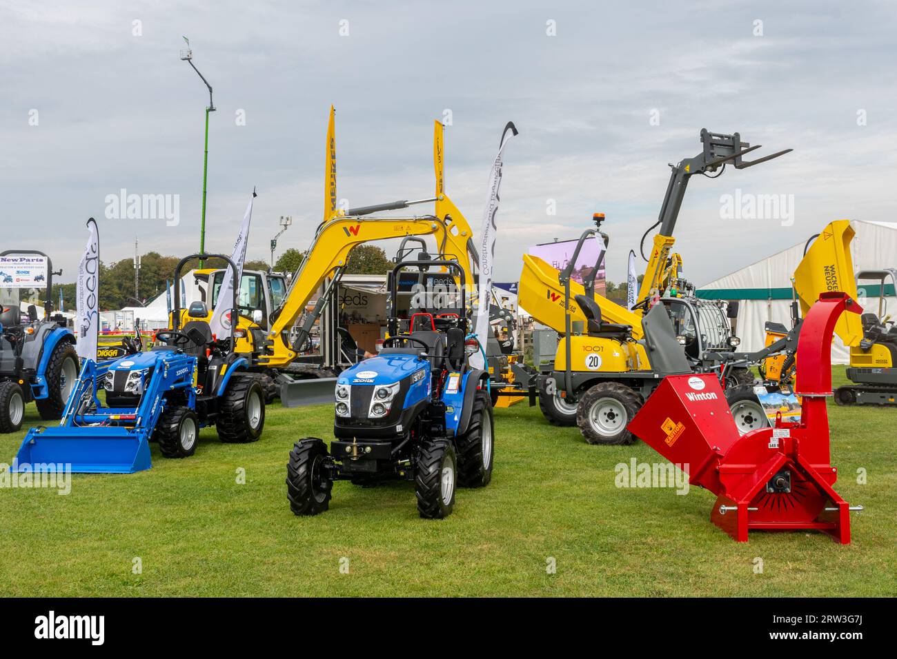 16 settembre 2023. Newbury Show è tornato oggi per la prima volta dopo la pandemia. L'evento si è svolto nel fine settimana del 16 e 17 settembre al Newbury Showground, Berkshire, Inghilterra, dopo un intervallo di tre anni. Lo spettacolo, chiamato anche Royal County of Berkshire Show, è stato organizzato dalla Newbury & District Agricultural Society, ed è stato ben frequentato. Macchine agricole e trattori esposti. Foto Stock 16 settembre 2023. Newbury Show è tornato oggi per la prima volta dopo la pandemia. L'evento si è svolto nel fine settimana del 16 e 17 settembre al Newbury Showground, Berkshire, Inghilterra, dopo un intervallo di tre anni. Lo spettacolo, chiamato anche Royal County of Berkshire Show, è stato organizzato dalla Newbury & District Agricultural Society, ed è stato ben frequentato. Macchine agricole e trattori esposti. Foto Stock