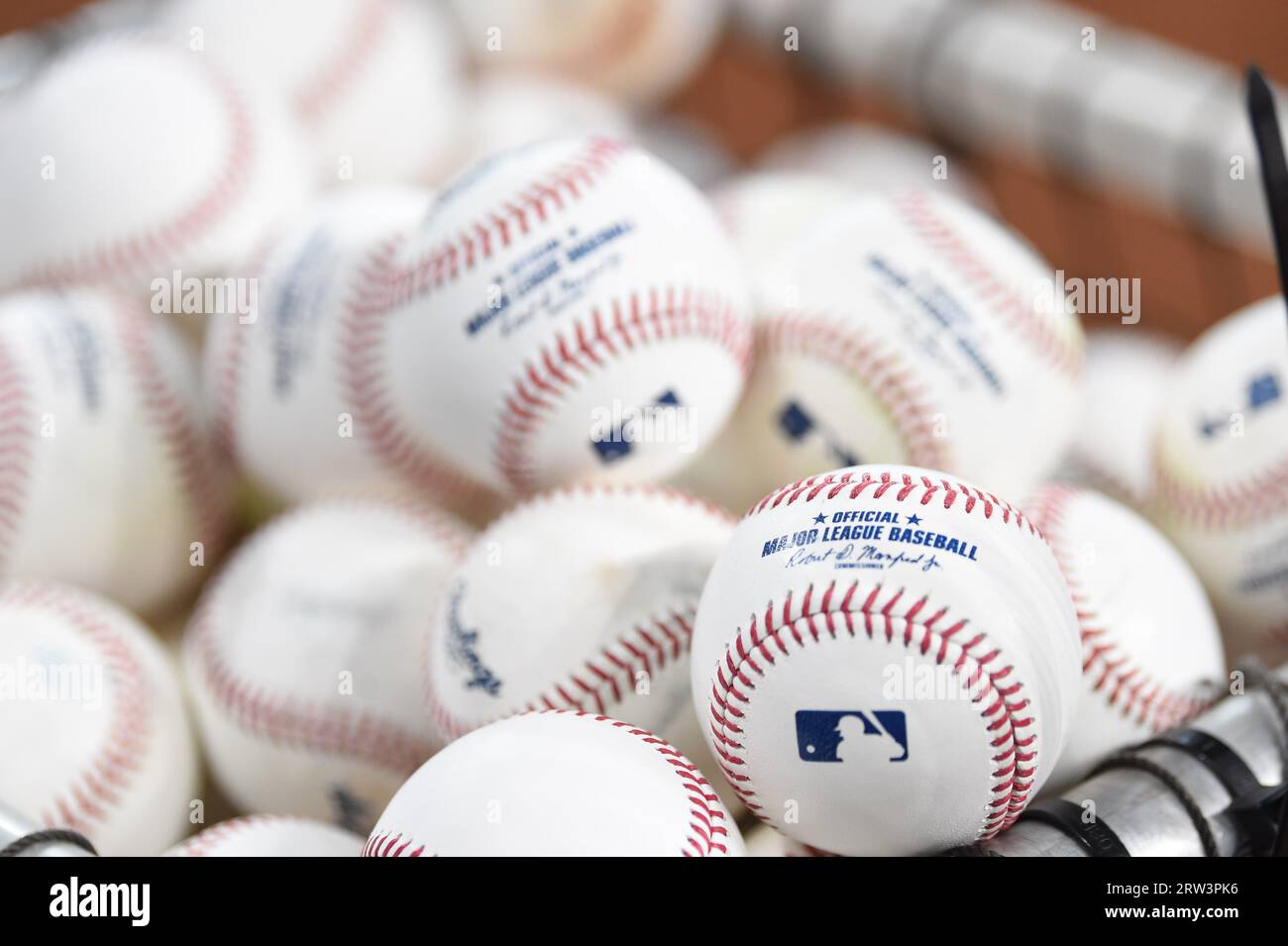 Major League Baseball pronti per le prove sul campo prima della partita della MLB tra gli Oakland Athletics e gli Houston Astros mercoledì 13 settembre, Foto Stock