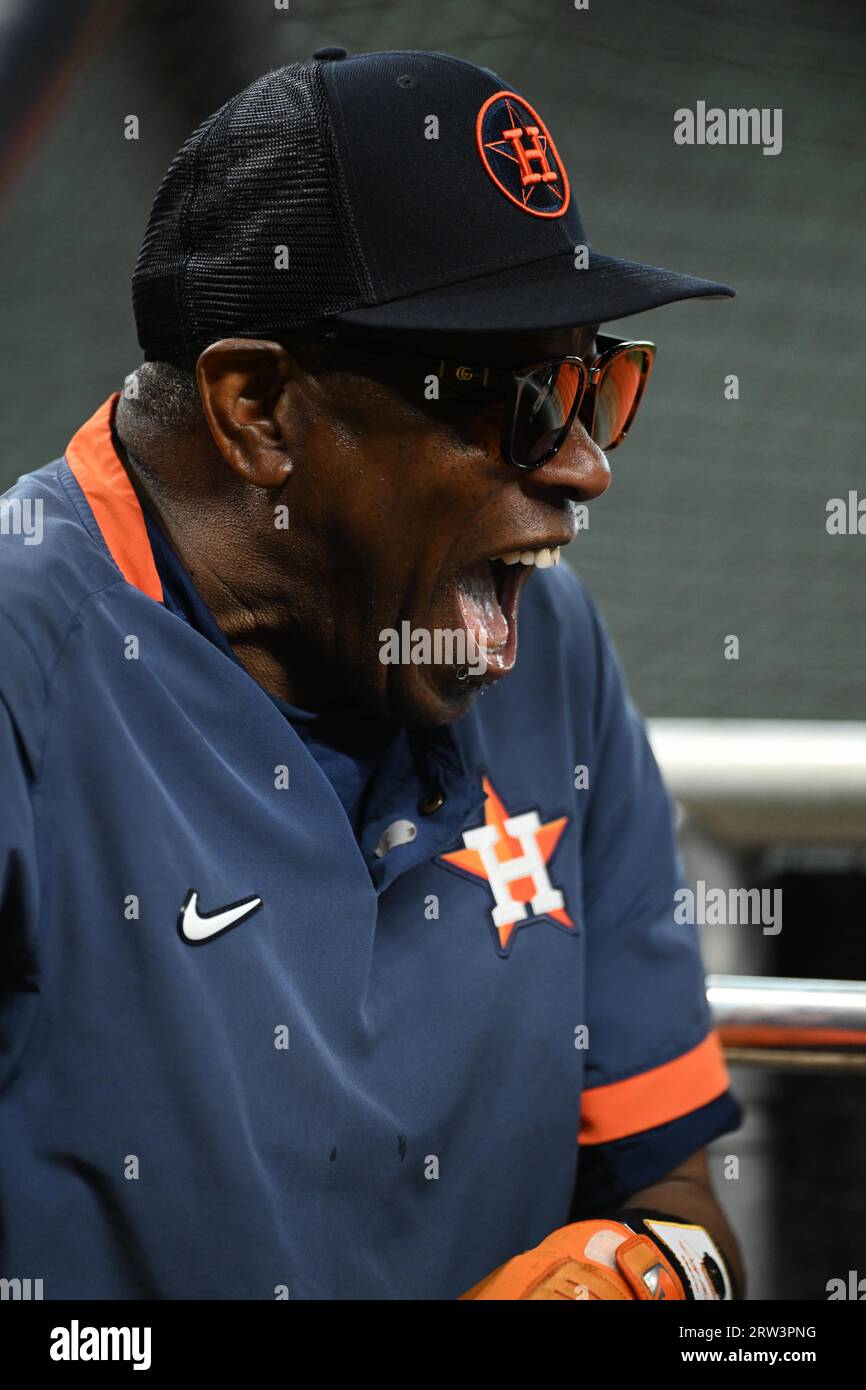 Il manager degli Houston Astros Dusty Baker Jr. (12) si diverte prima della partita della MLB tra gli Oakland Athletics e gli Houston Astros di mercoledì, se Foto Stock