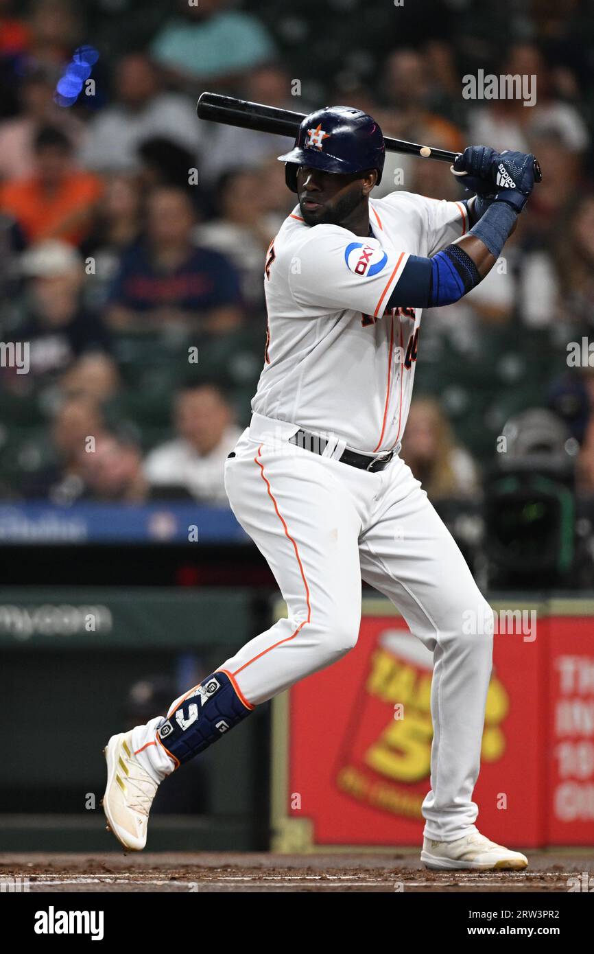 Gli Houston Astros lasciarono il fielder Yordan Alvarez (44) battendo fino al primo inning della partita della MLB tra gli Oakland Athletics e gli Housto Foto Stock