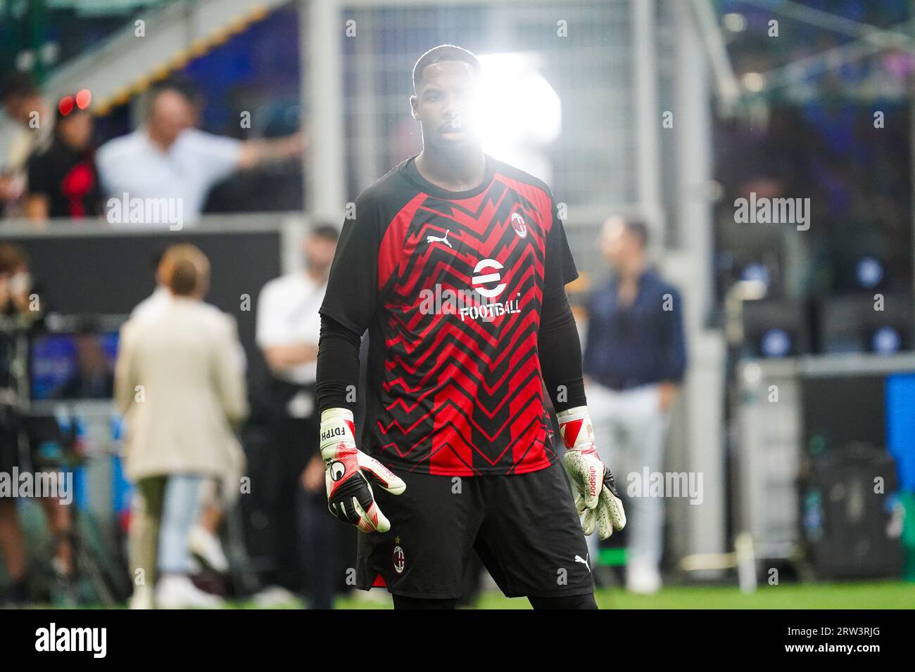 Milano, Italia. 16 settembre 2023. Mike Maignan (#16 AC Milan) durante FC Internazionale vs AC Milan - serie A. crediti: /Alessio Morgese / Emage Credit: Alessio Morgese/e-Mage/Alamy Live News Foto Stock