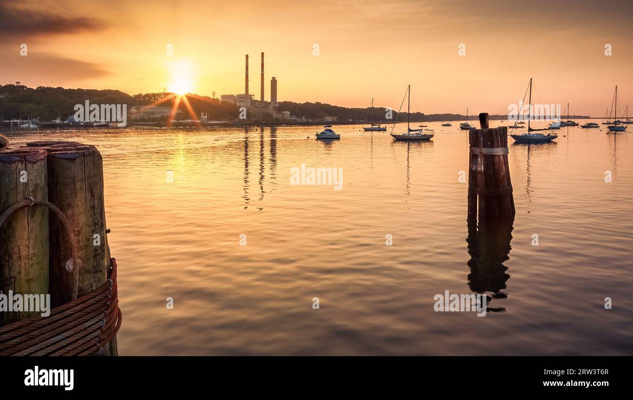 Porto turistico di Port Jefferson al tramonto Foto Stock
