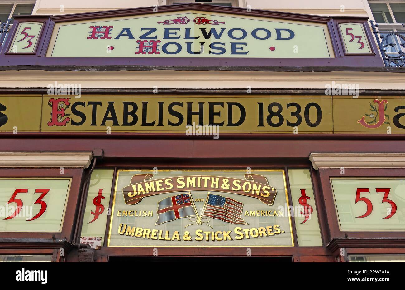 James Smith & Sons umbrellas, fondata nel 1830, Hazelwood House, 53 New Oxford St, London, WC1A 1BL Foto Stock