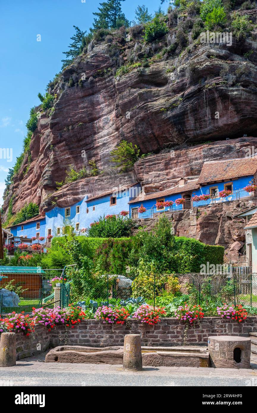 Dimore rupestri storiche, Maison des rochers, nel quartiere Graufthal, Eschbourg, Alsazia, Francia Foto Stock