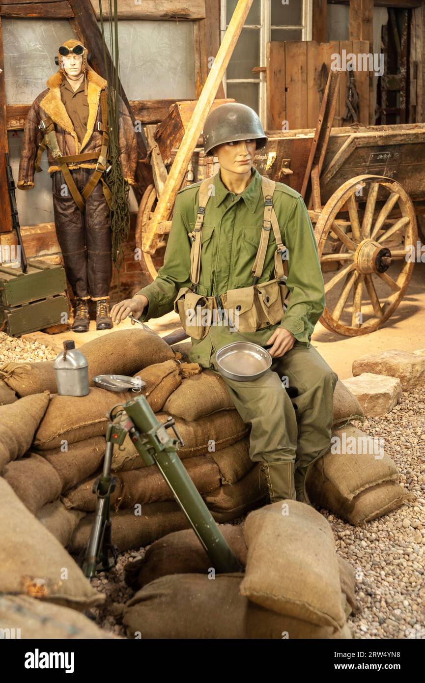 Messa in scena della battaglia di Hatten e Rittershoffen nel gennaio 1945, Musee de l'Abri, Hatten, Alsazia, Francia Foto Stock