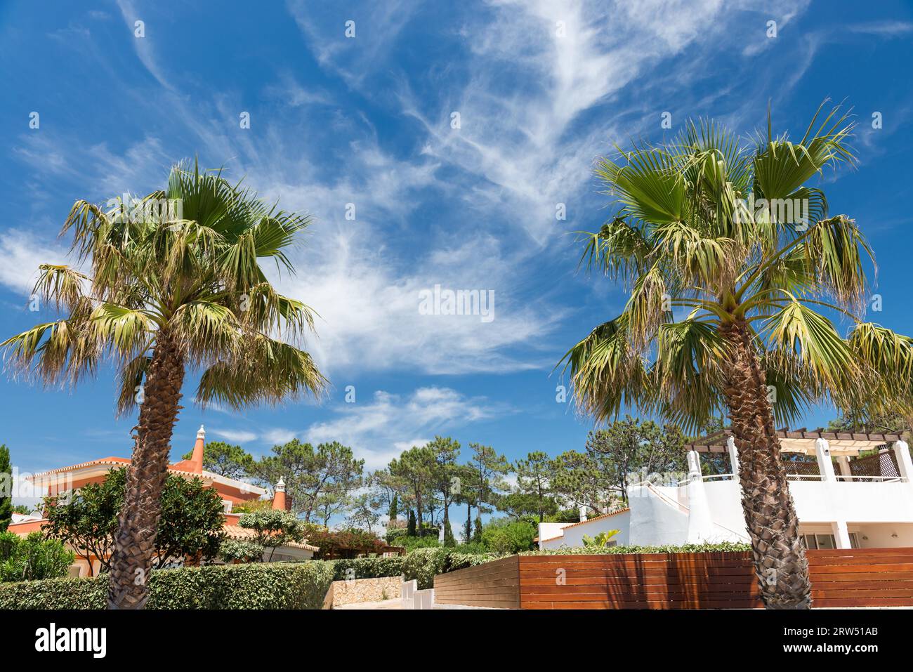 Wolf Valley, Algarve, Portogallo, 2 maggio 2014: Case ed edifici in Wolf Valley (vale do Lobo), Algarve, Portogallo. La Wolf Valley è famosa e ricca Foto Stock
