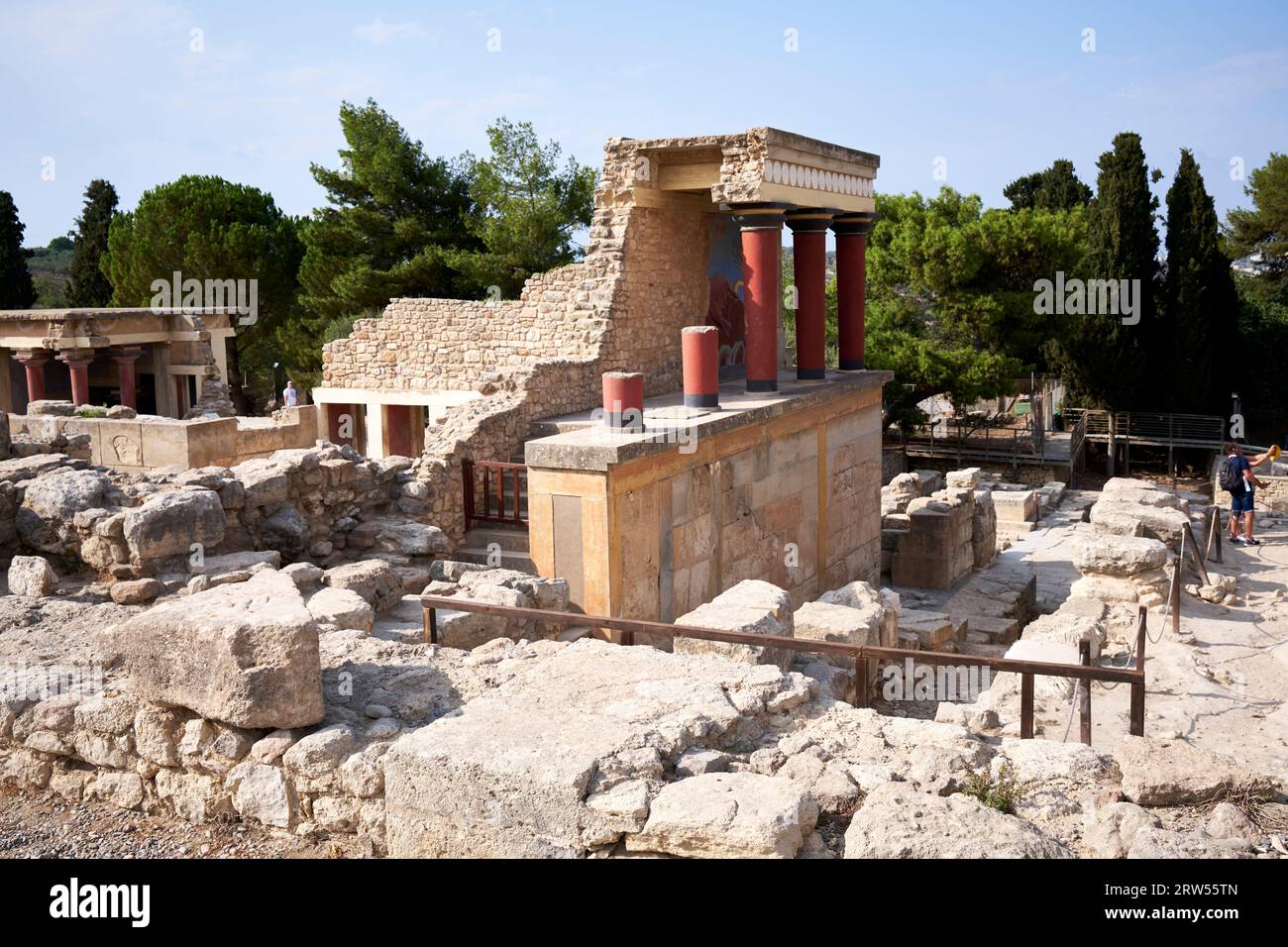 Palazzo di Cnosso, il principale sito archeologico dell'età del bronzo a Heraklion, sulla costa centro-settentrionale dell'isola di Creta, Grecia Foto Stock