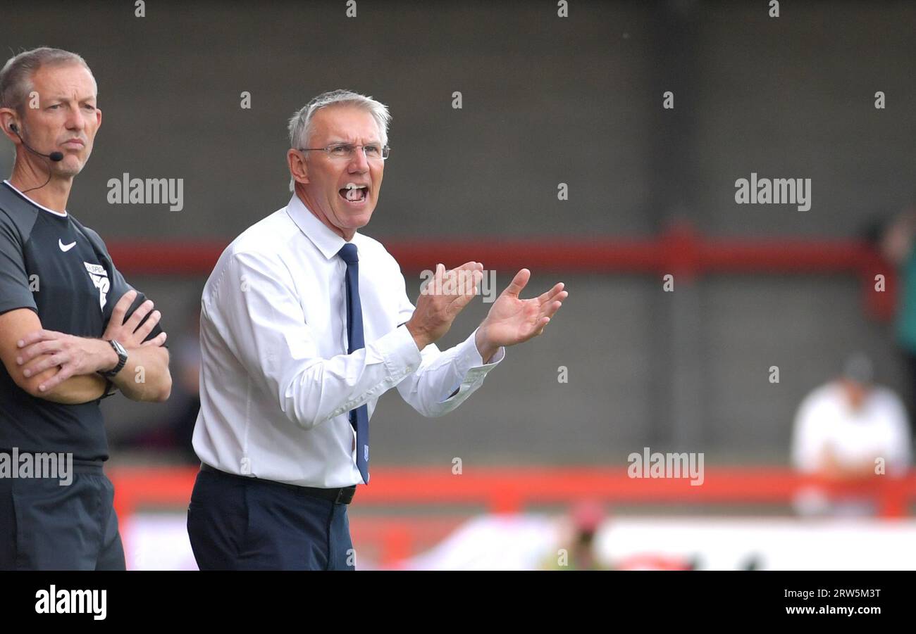 Il manager ad interim di Tranmere Nigel Adkins sulla linea di contatto durante la partita Sky Bet EFL League Two tra Crawley Town e Tranmere Rovers al Broadfield Stadium , Crawley , Regno Unito - 16 settembre 2023 foto Simon Dack / Telephoto Images solo per uso editoriale. Niente merchandising. Per le immagini di calcio si applicano le restrizioni fa e Premier League, incluso l'utilizzo di Internet/dispositivi mobili senza licenza FAPL. Per ulteriori informazioni, contattare Football Dataco Foto Stock