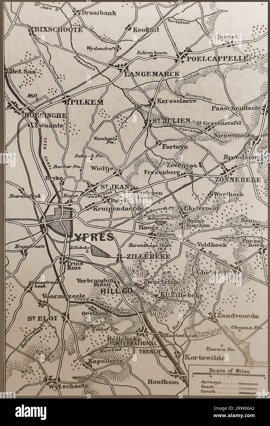 Mappa della prima guerra mondiale dell'area di Ypres e dell'area conosciuta come la fossa internazionale - Karte des Ypern-Gebiets und des als Internationaler Graben bekannten Gebiets aus dem ersten Weltkrieg -carte de la Première Guerre mondiale de la région d'Ypres et de la zone connue sous le nom de tranchée internationale Foto Stock