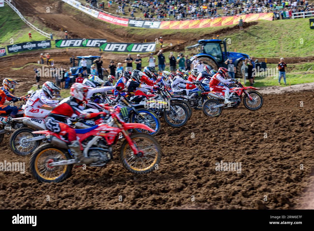 Maggiora, Italia. 17 settembre 2023. Inizio gara mxgp durante MXGP di ITALIA Race MXGP e Mx2, gara di Motocross a Maggiora, Italia, 17 settembre 2023 crediti: Agenzia fotografica indipendente/Alamy Live News Foto Stock